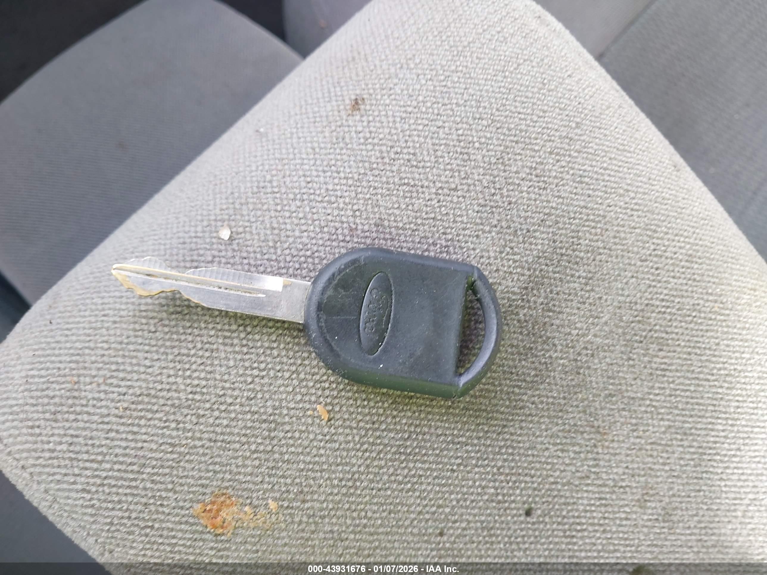 FORD TAURUS image 11