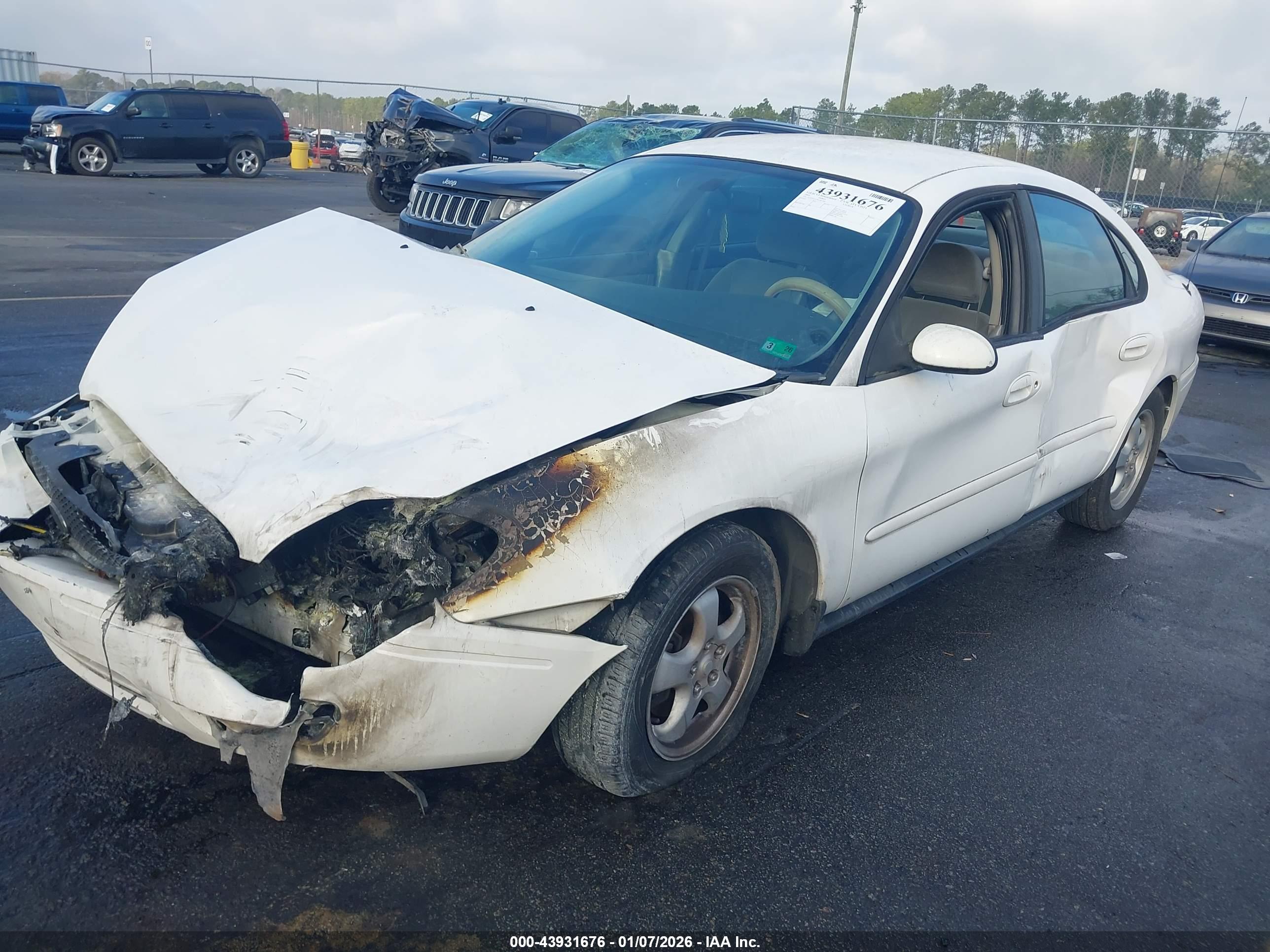 FORD TAURUS image 2