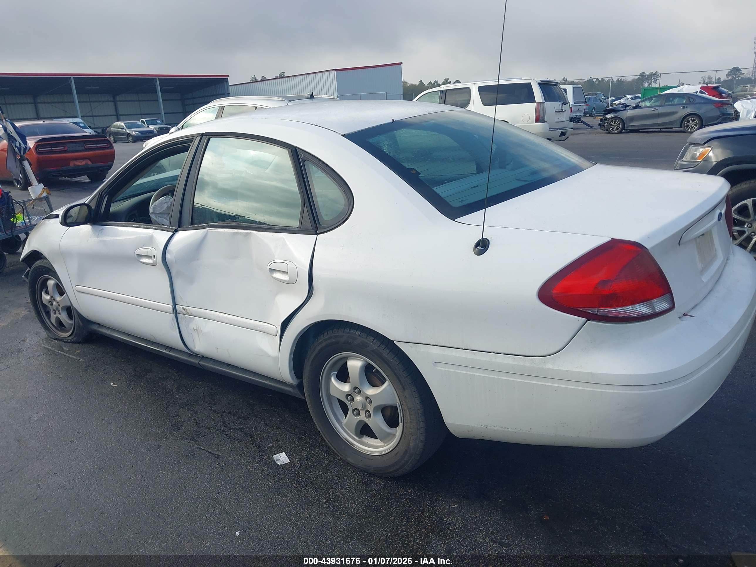FORD TAURUS image 3