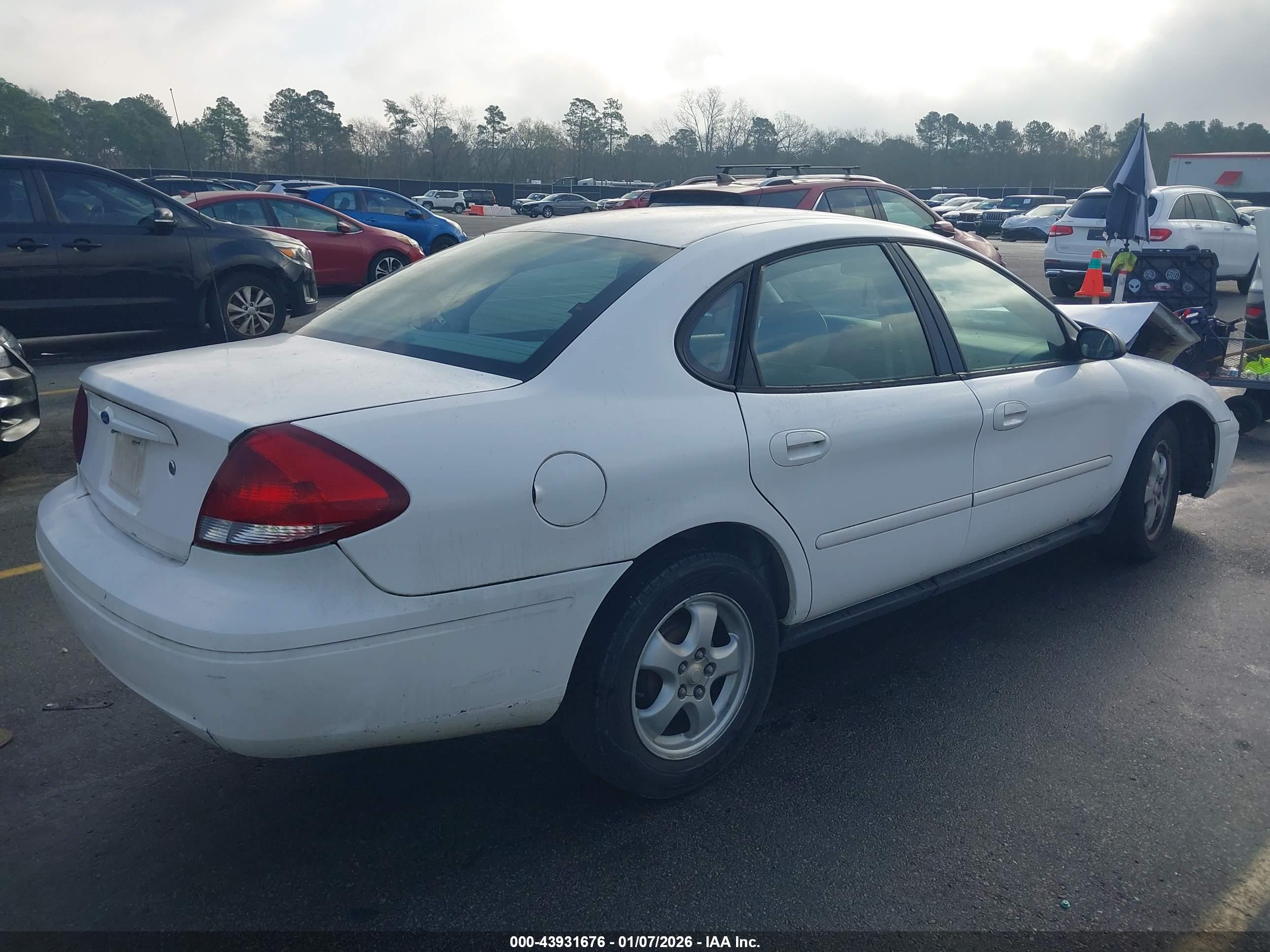 FORD TAURUS image 4