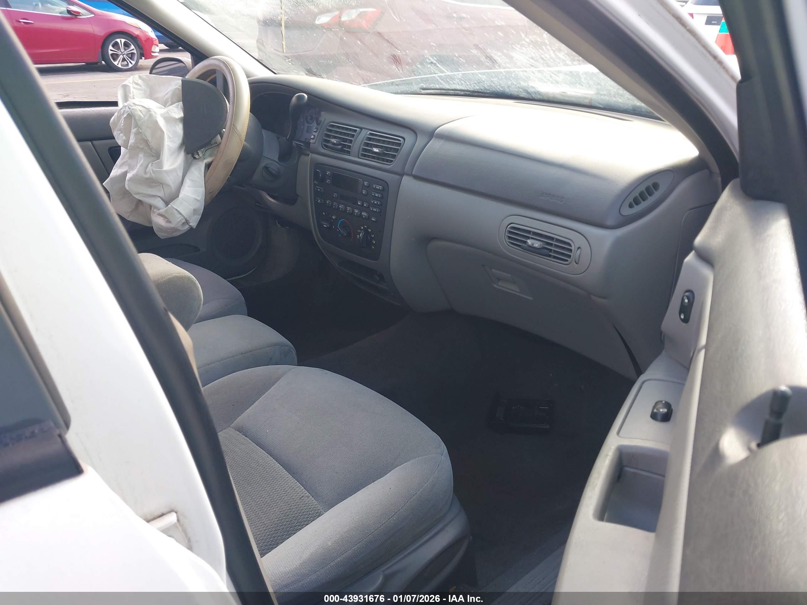 FORD TAURUS image 5