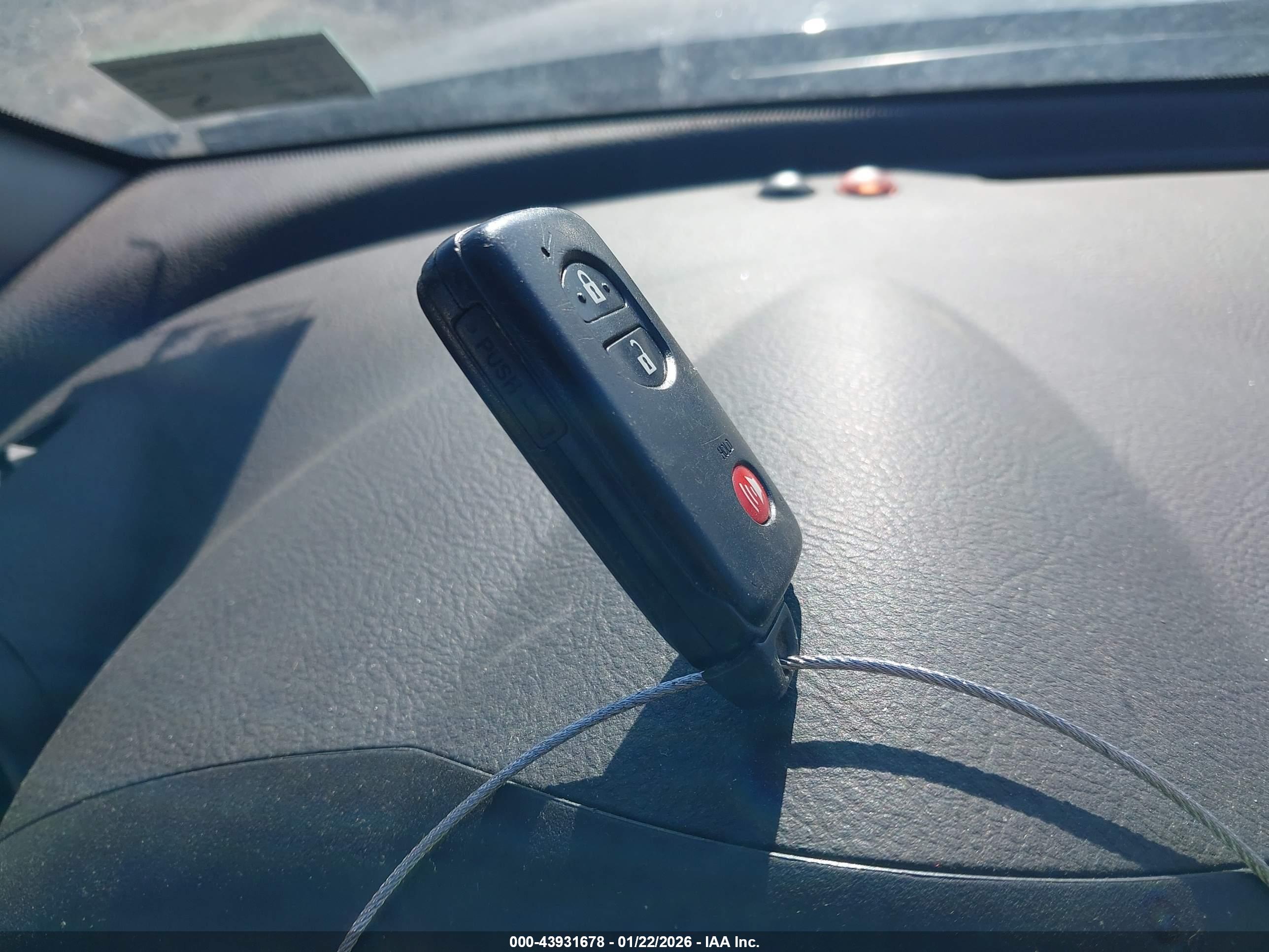 TOYOTA RAV4 image 11