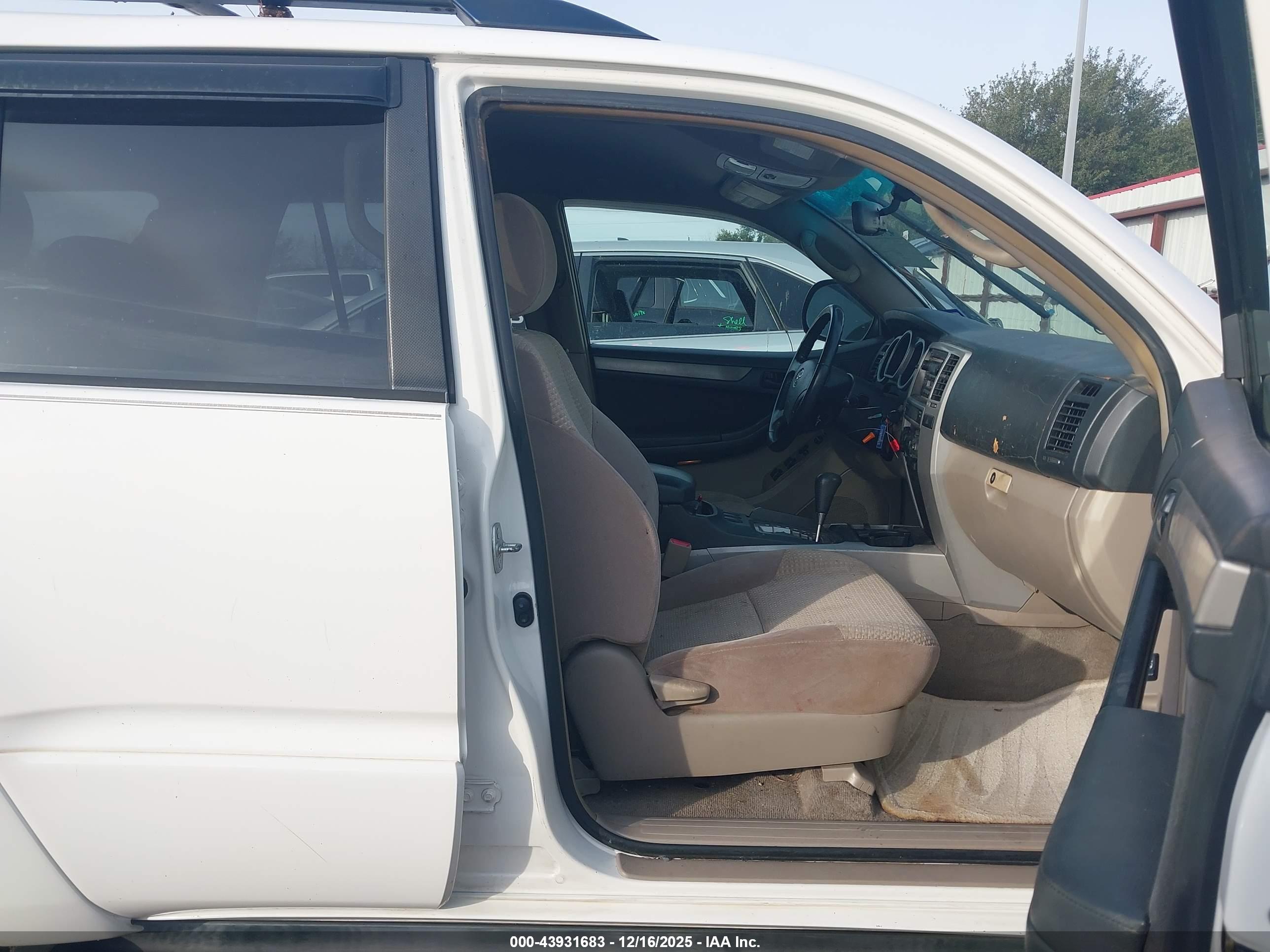 TOYOTA 4RUNNER image 5