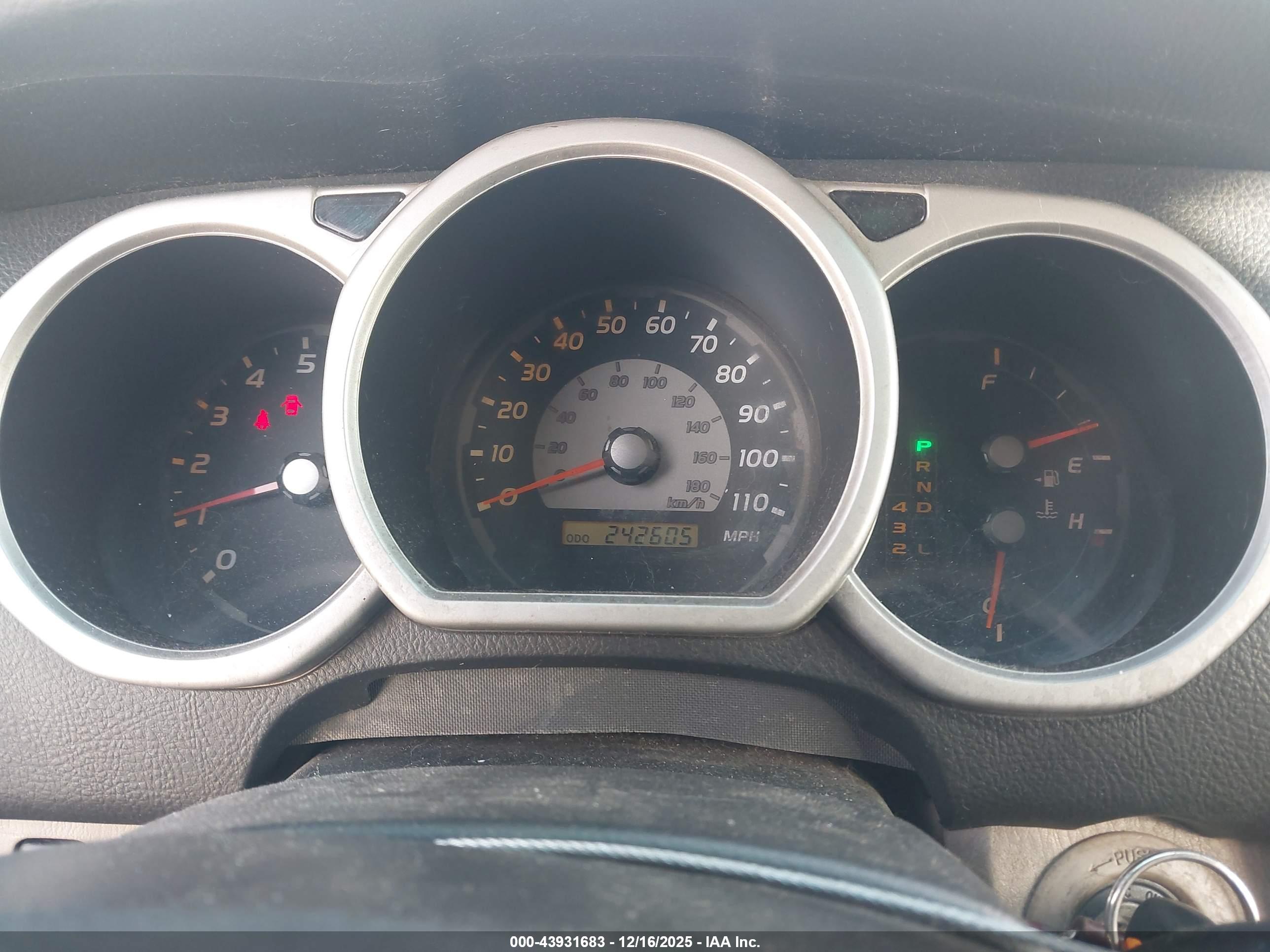 TOYOTA 4RUNNER image 7