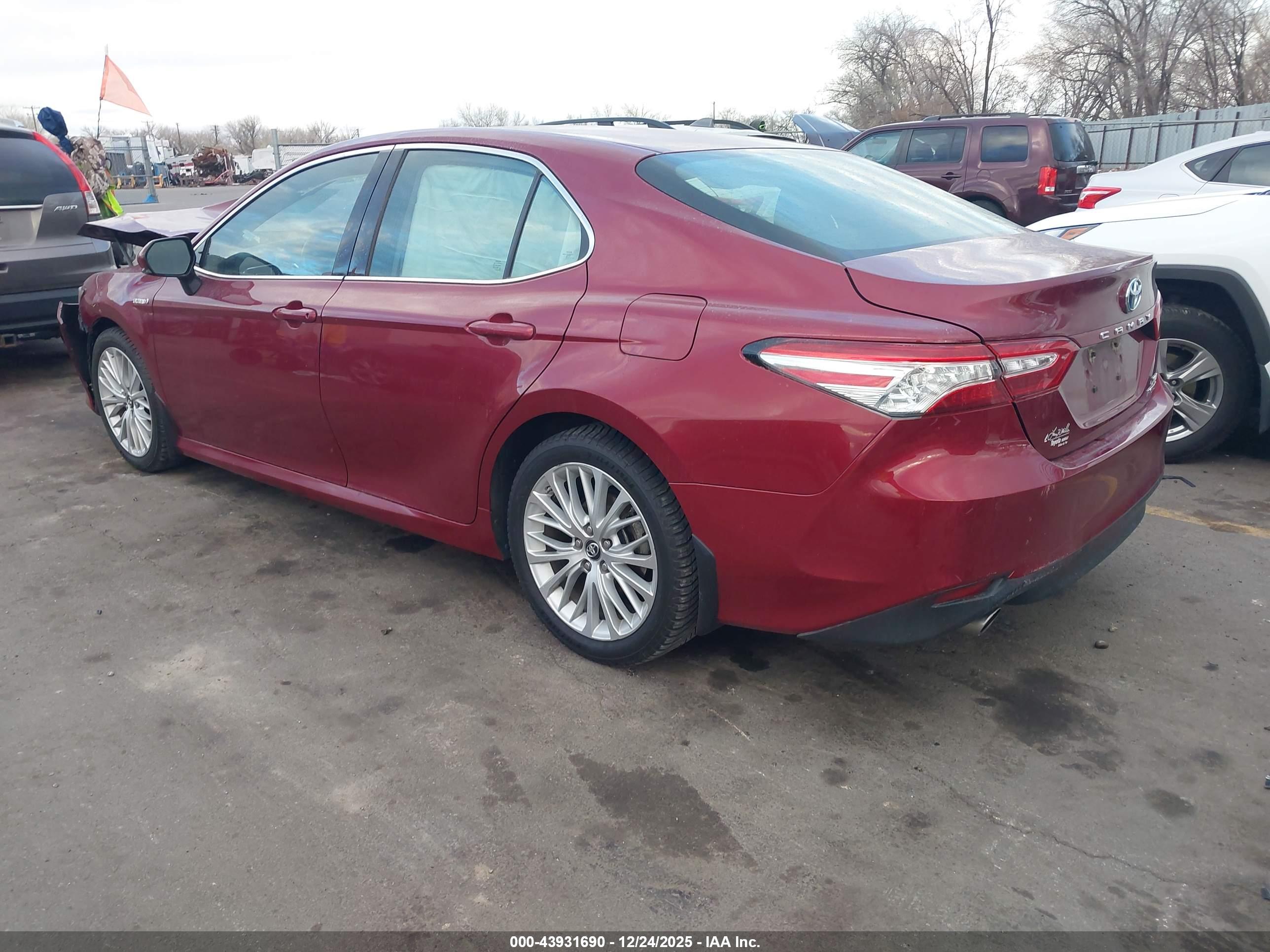 TOYOTA CAMRY image 3
