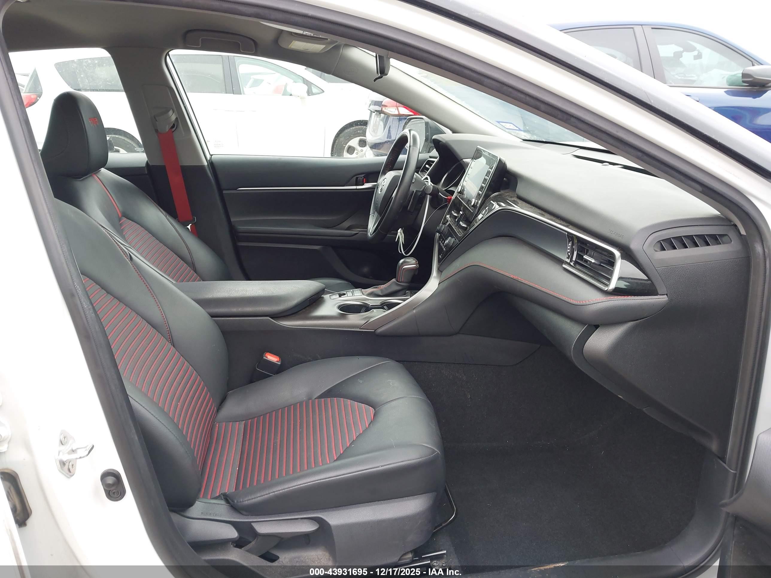TOYOTA CAMRY image 5