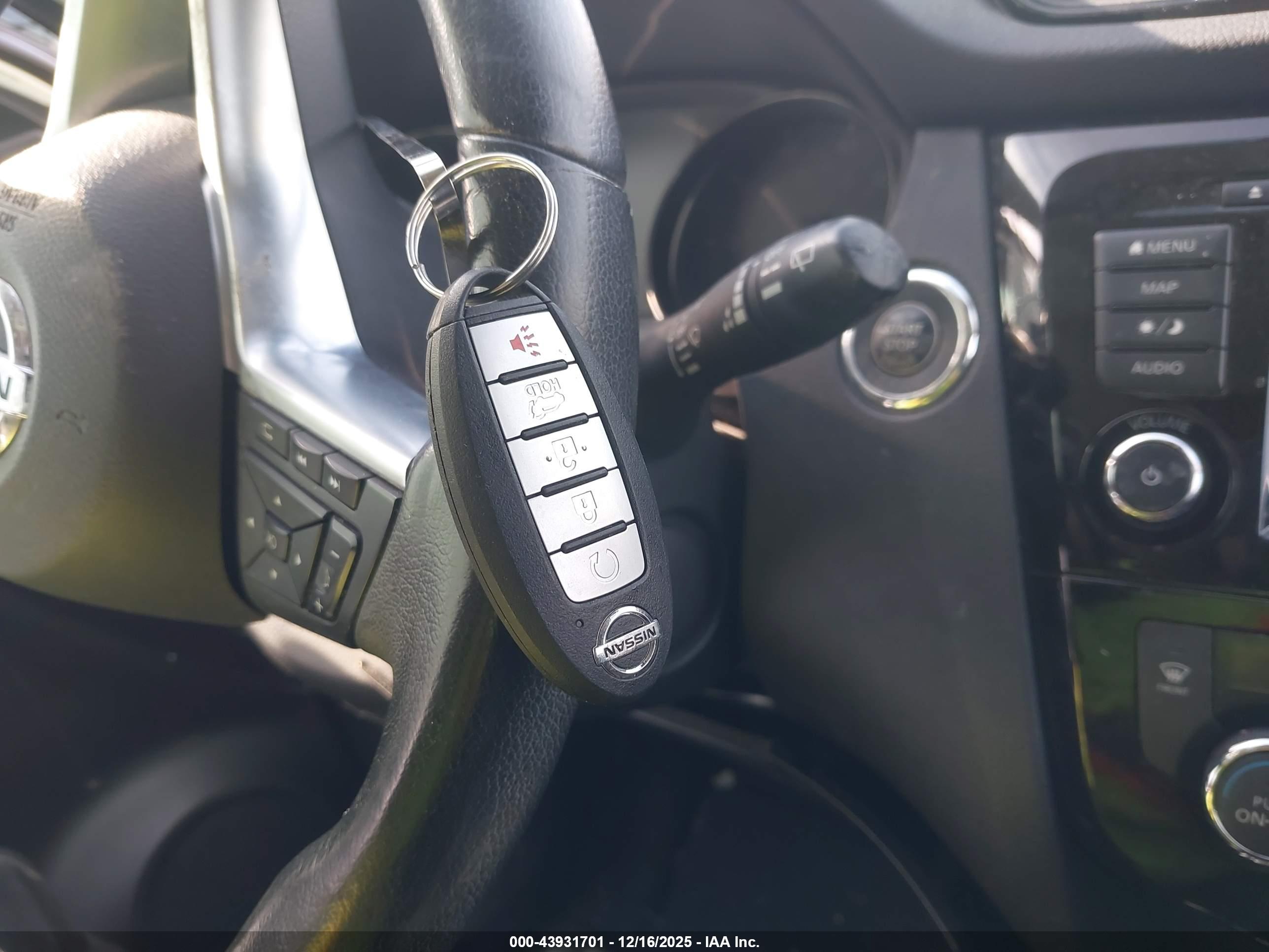NISSAN ROGUE image 11