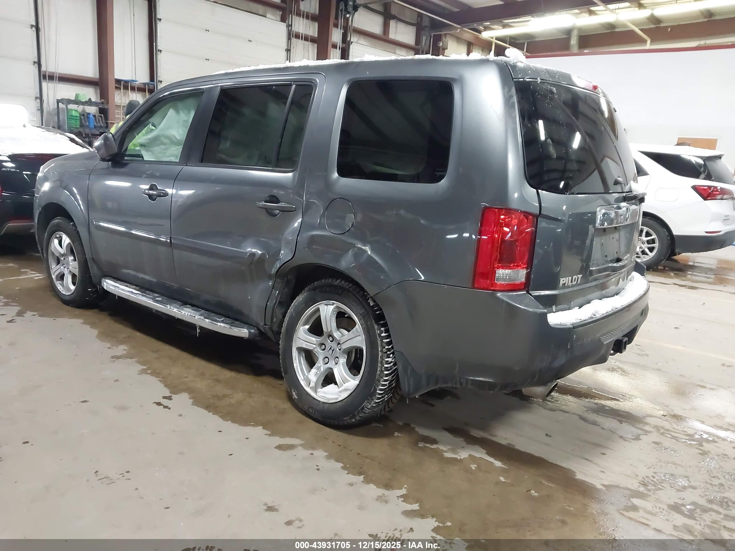 HONDA PILOT image 3