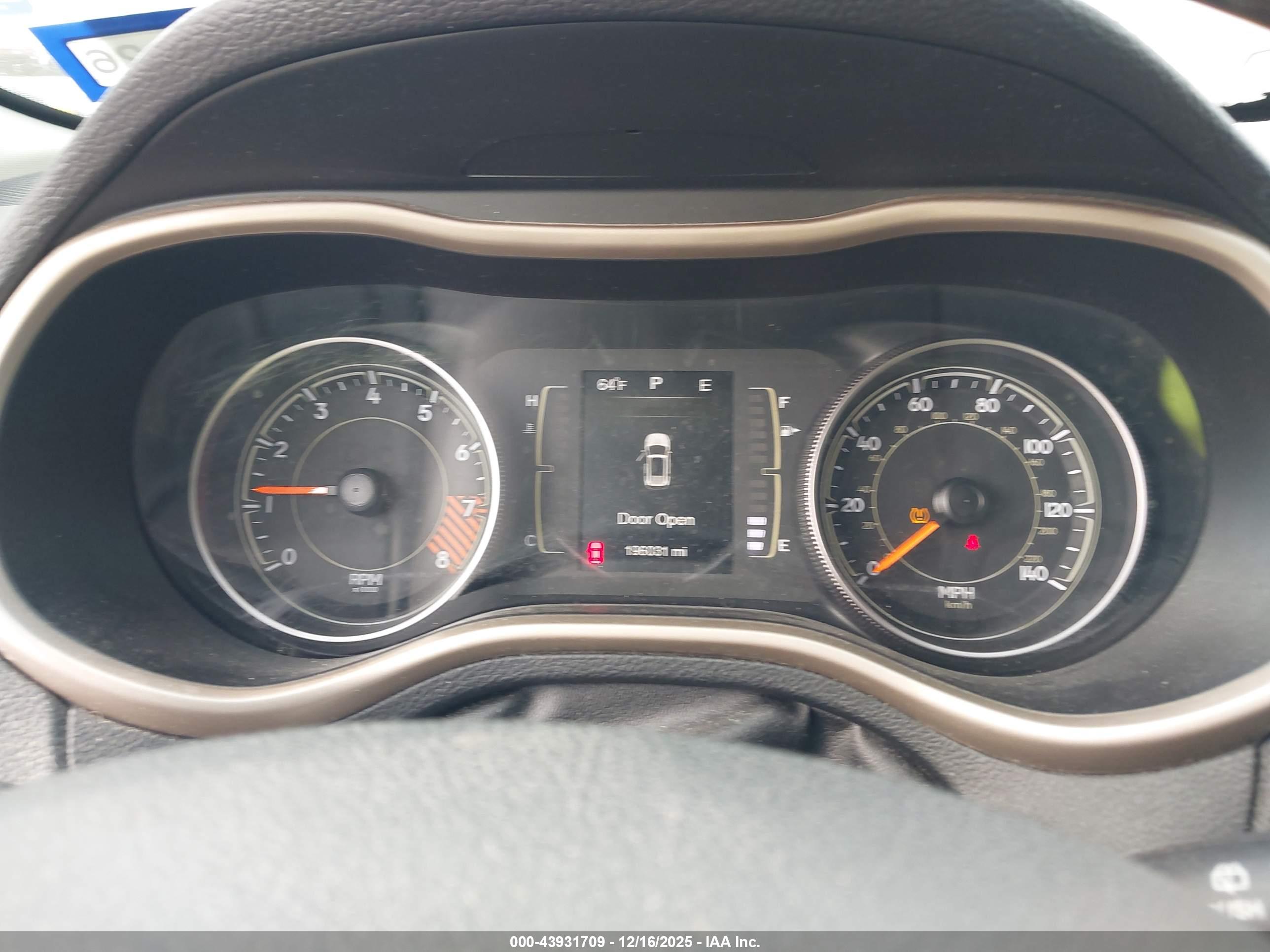 JEEP CHEROKEE image 7