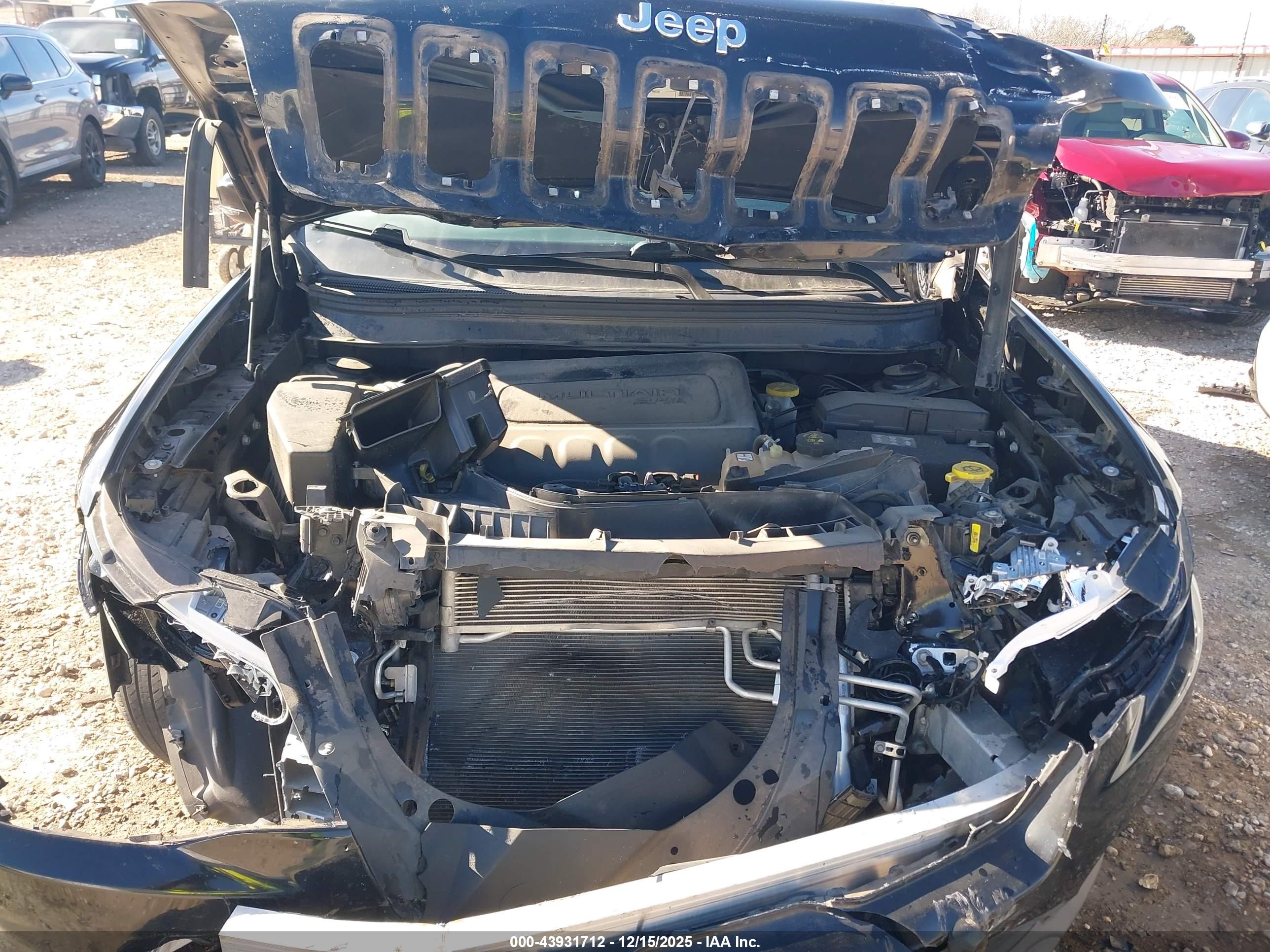 JEEP CHEROKEE image 10