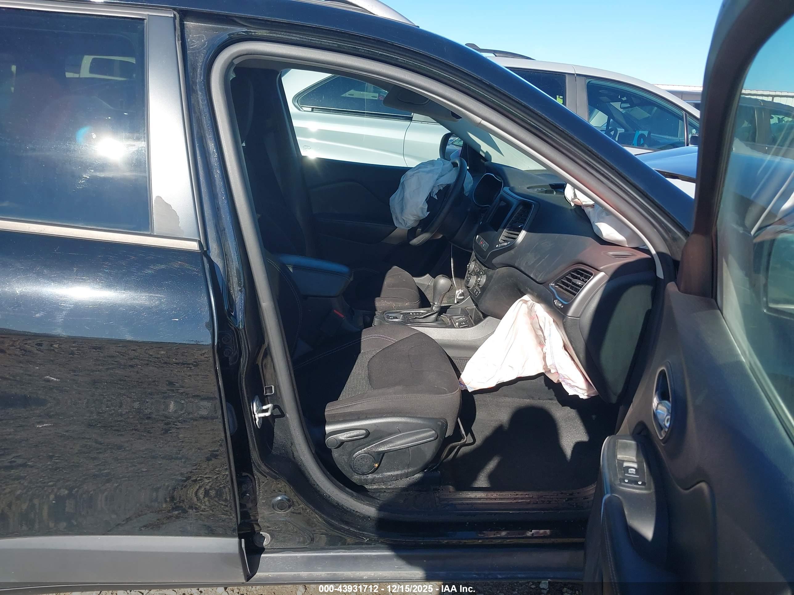 JEEP CHEROKEE image 5