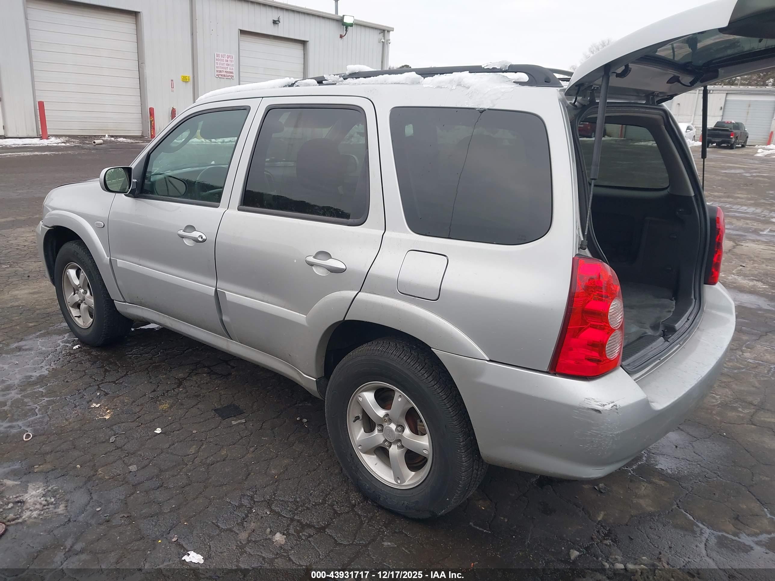 MAZDA TRIBUTE image 3
