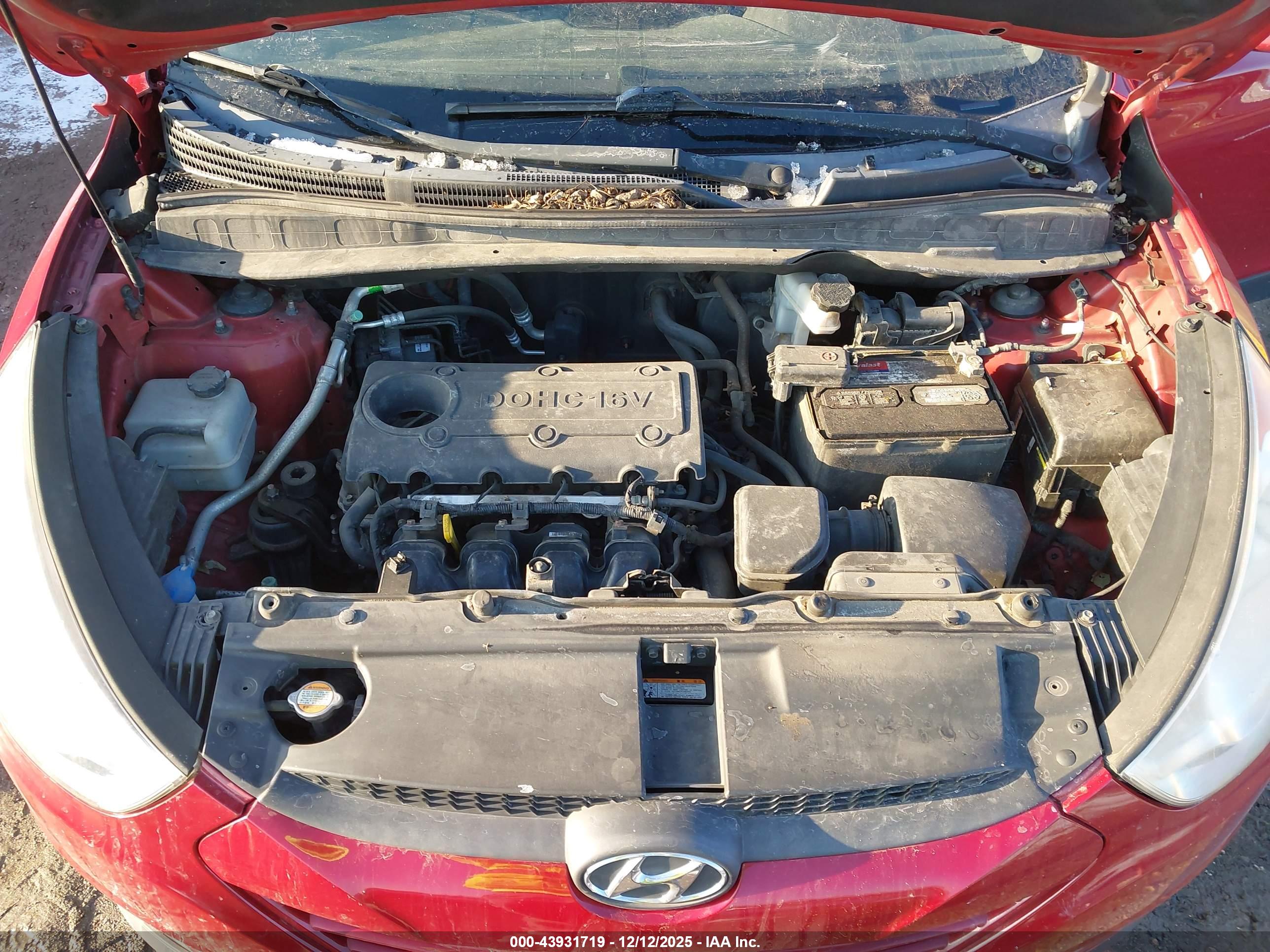 HYUNDAI TUCSON image 10