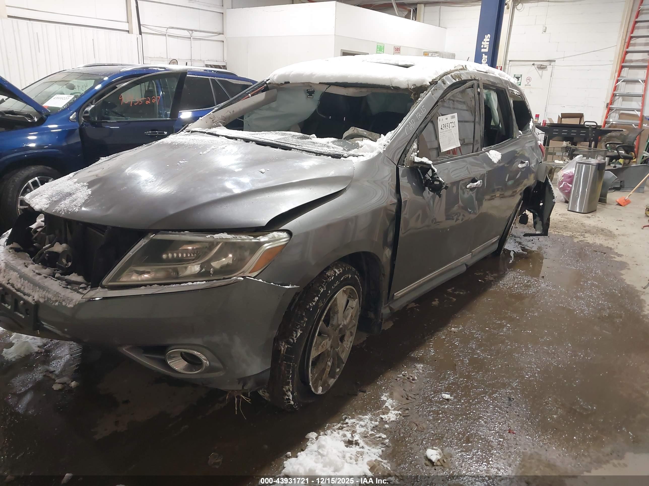 NISSAN PATHFINDER image 2