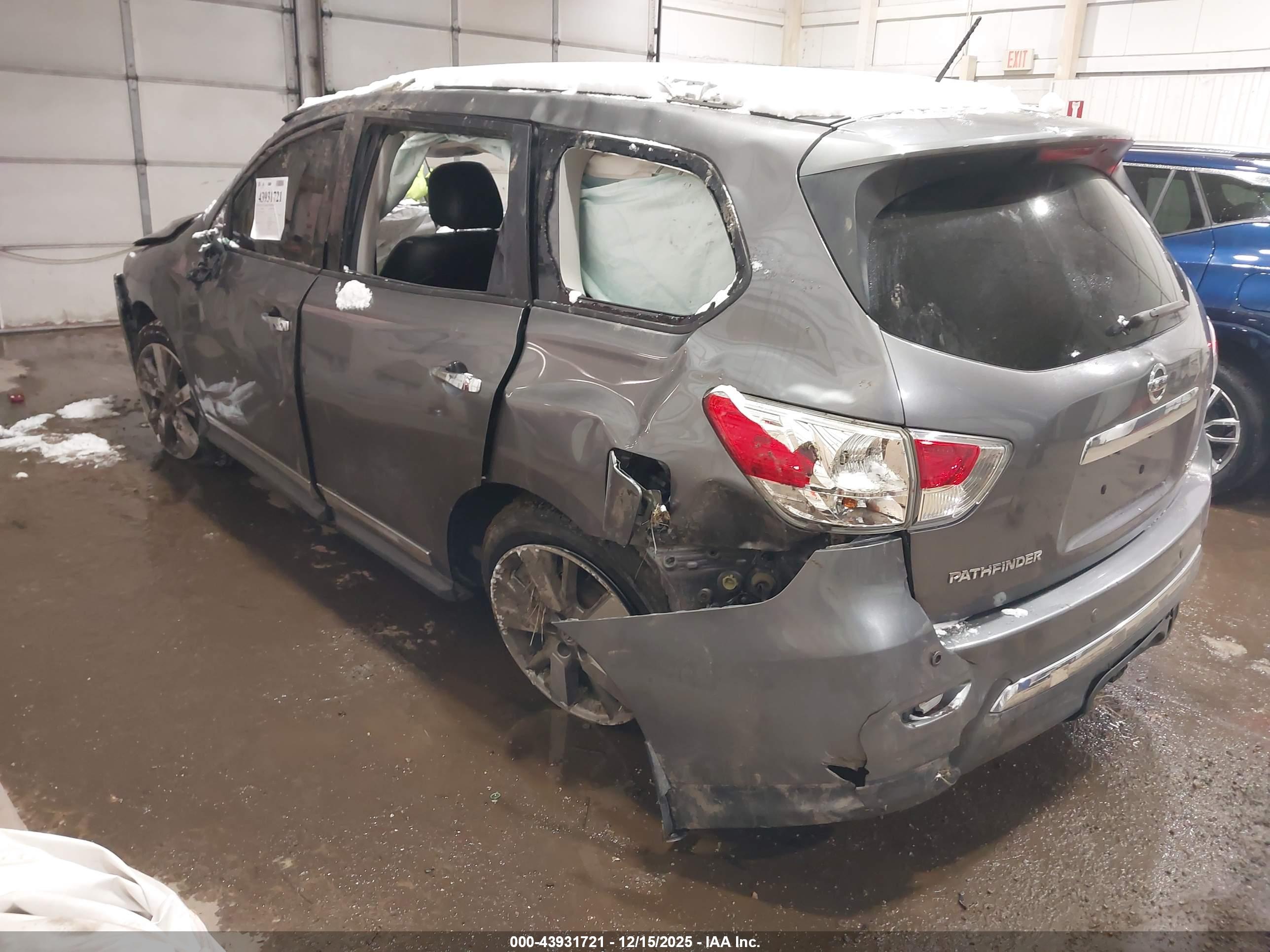 NISSAN PATHFINDER image 3