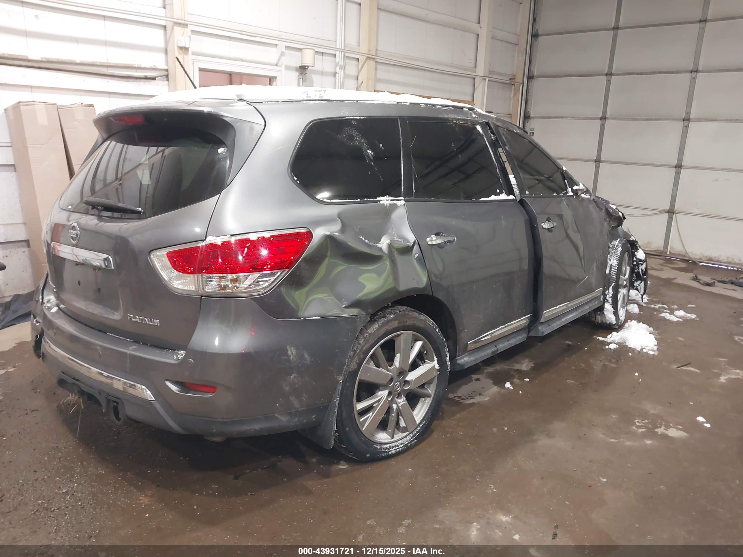 NISSAN PATHFINDER image 4
