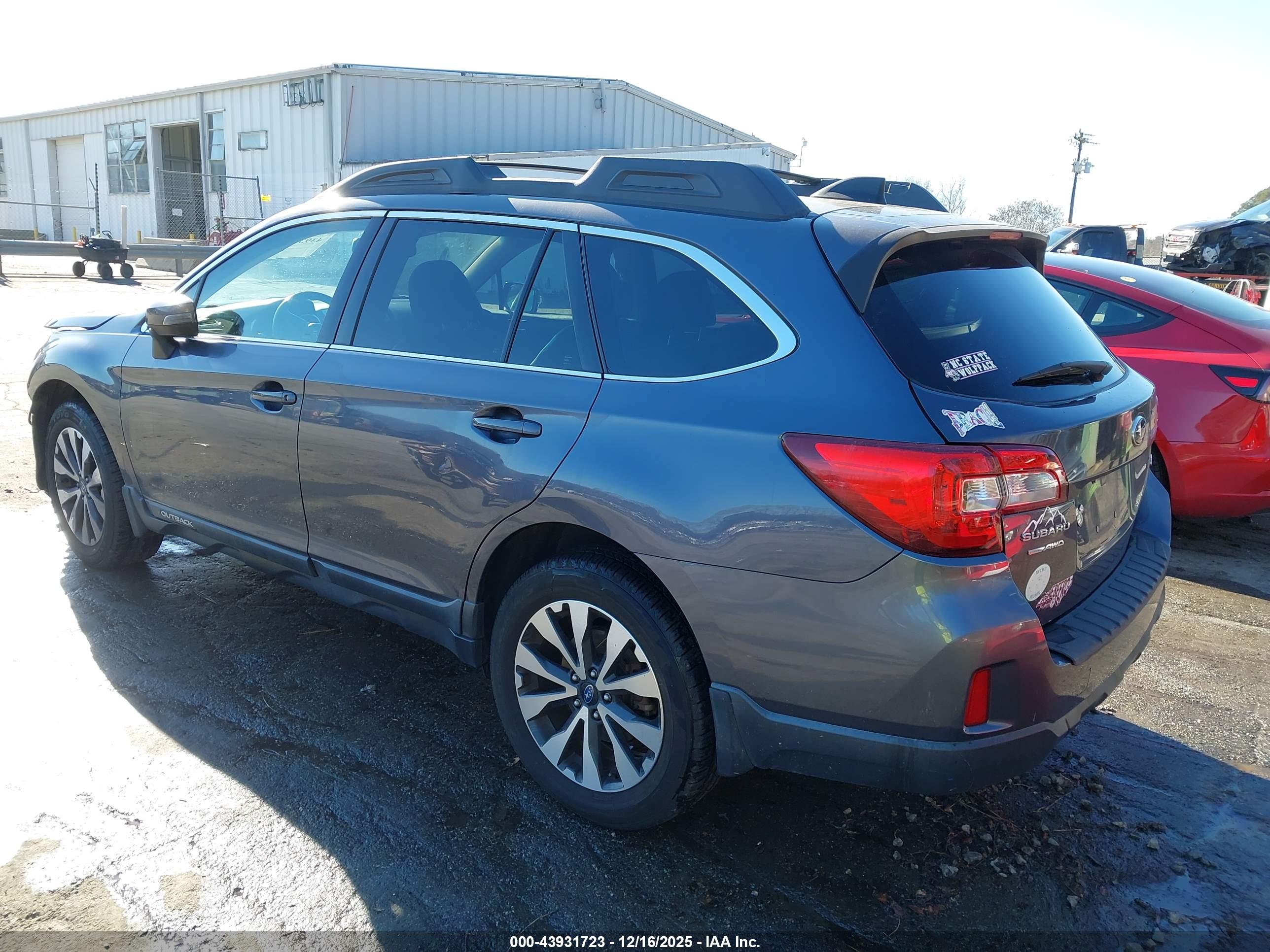 SUBARU OUTBACK image 3