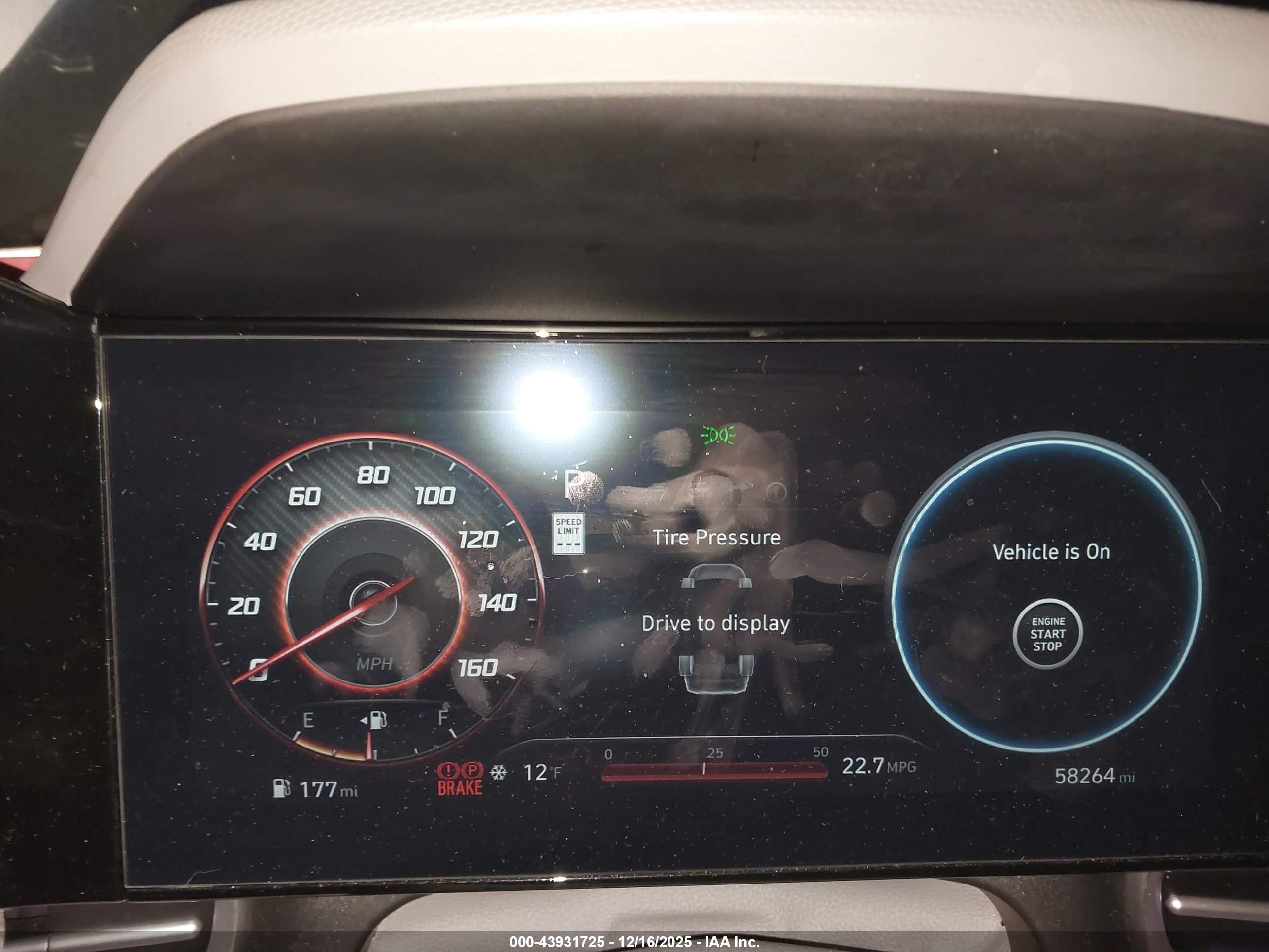 HYUNDAI ELANTRA image 7