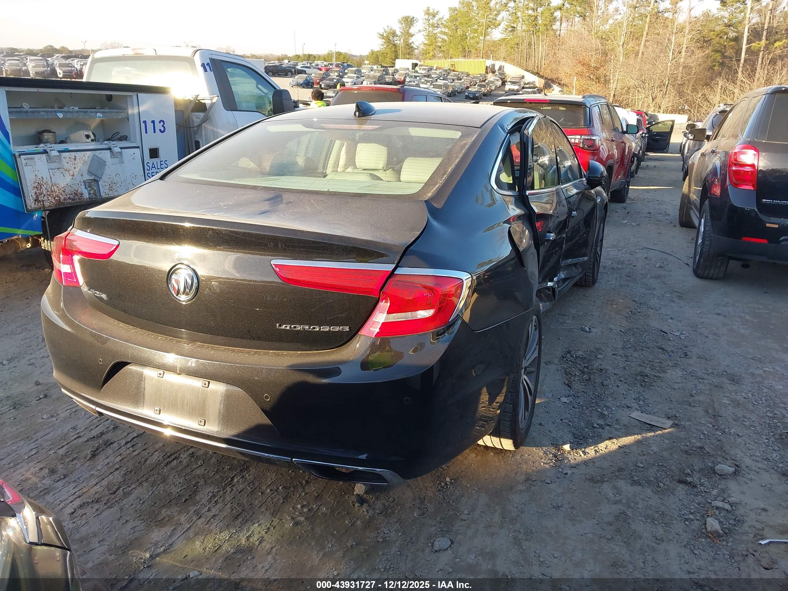 BUICK LACROSSE image 4