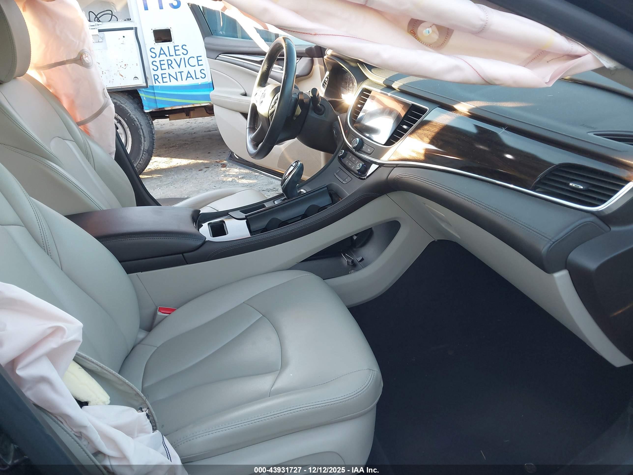 BUICK LACROSSE image 5