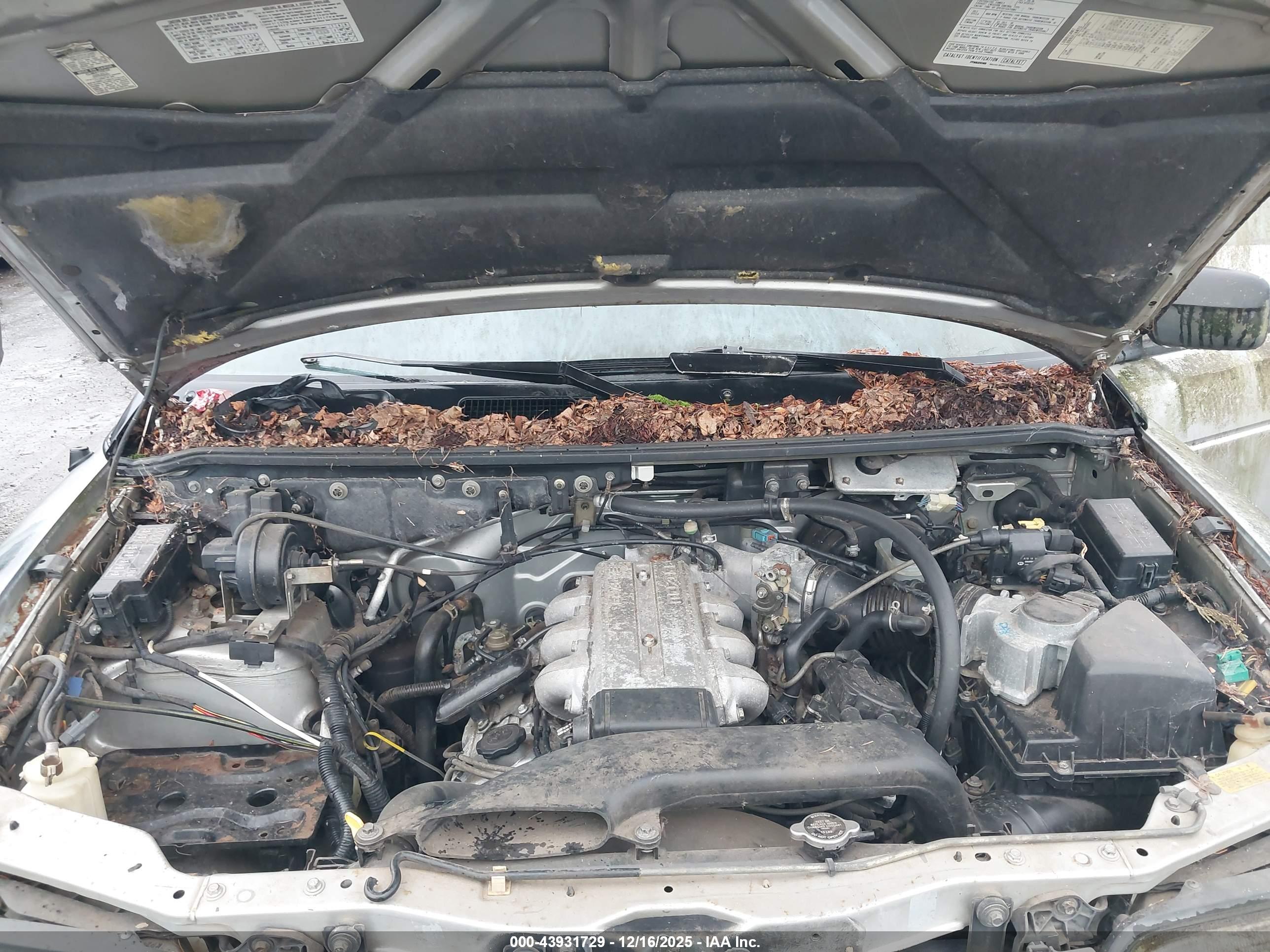 MAZDA MPV image 10