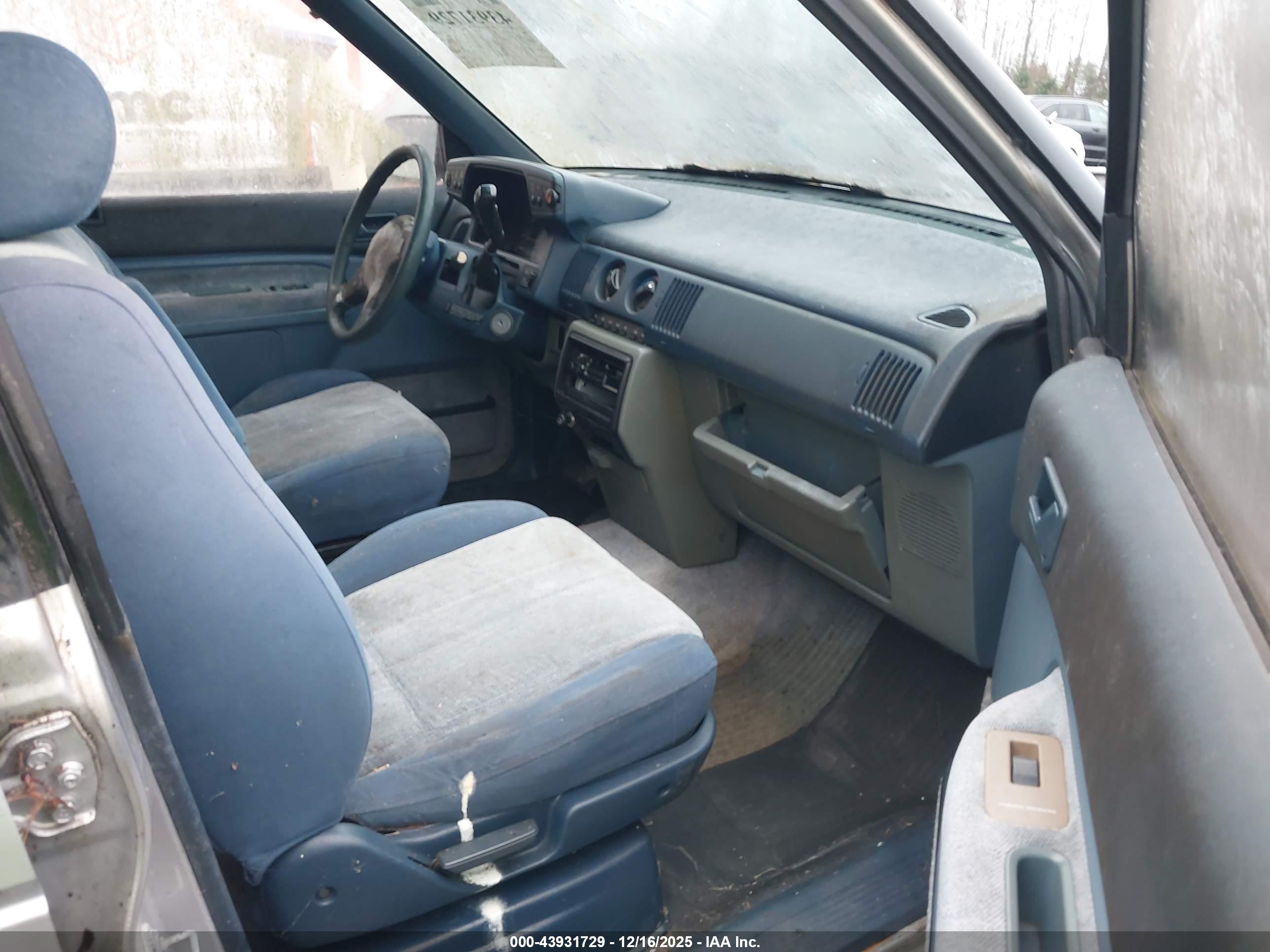 MAZDA MPV image 5