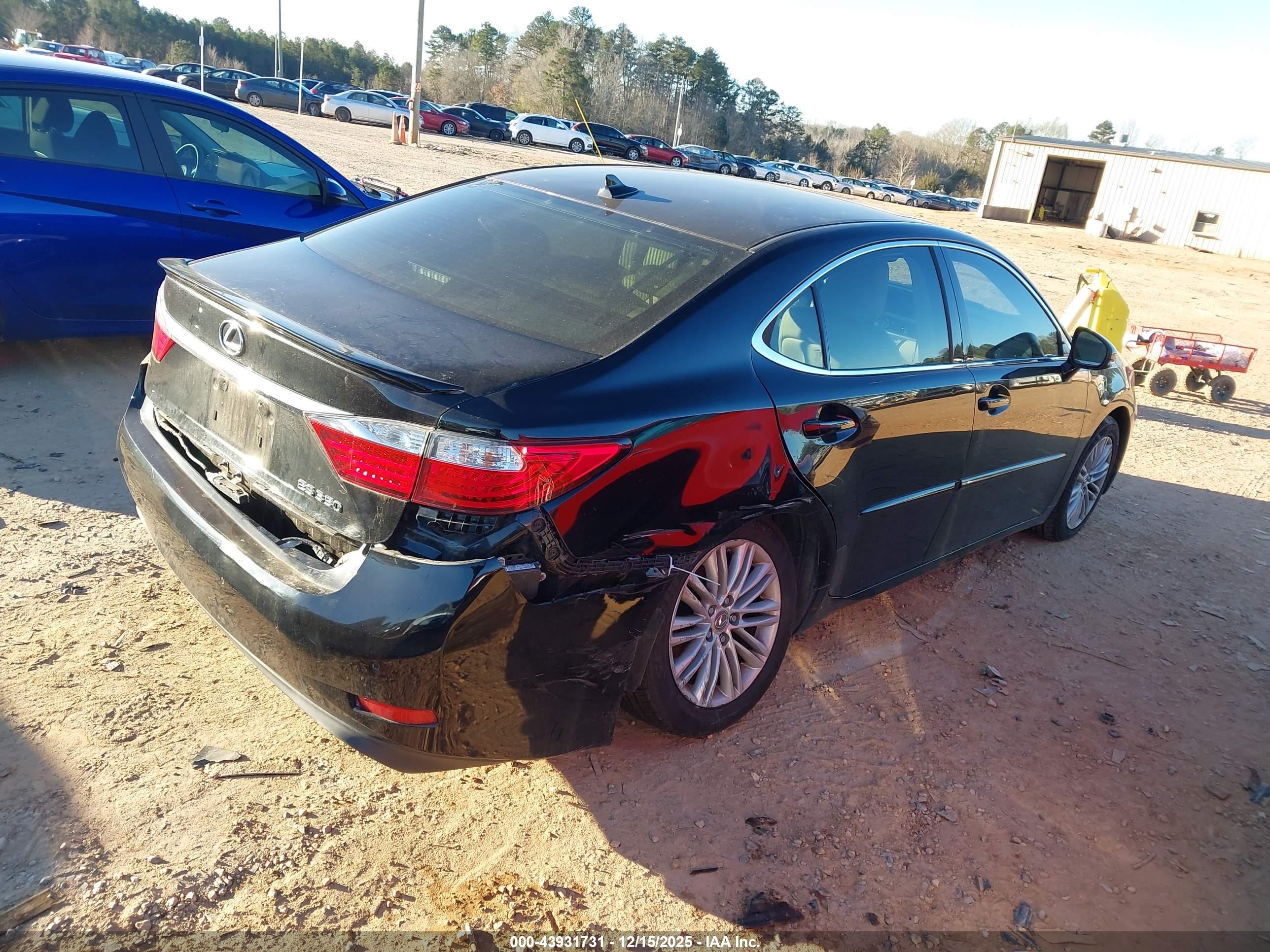 LEXUS ES image 4