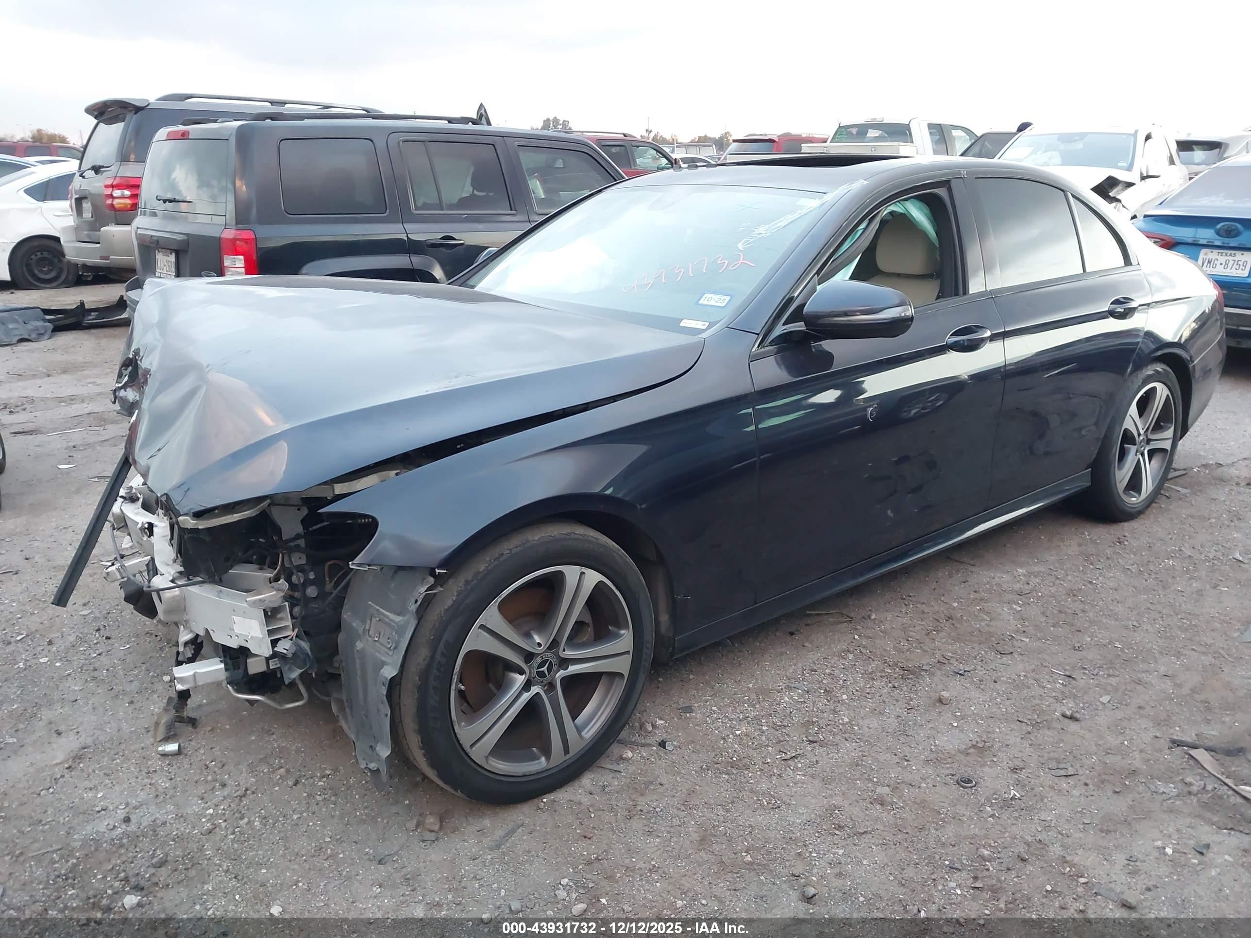 MERCEDES-BENZ E image 2