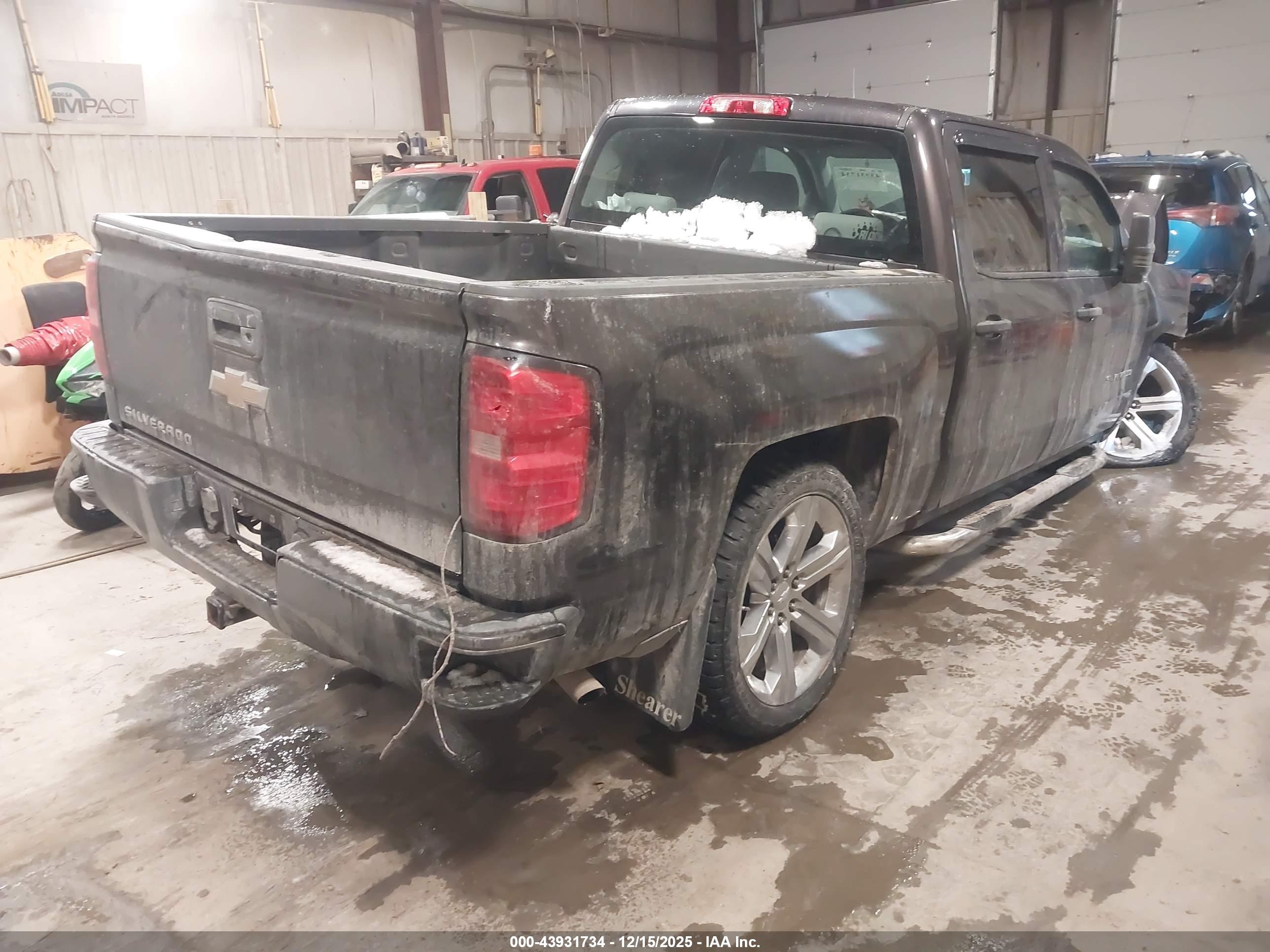 CHEVROLET SILVERADO image 4
