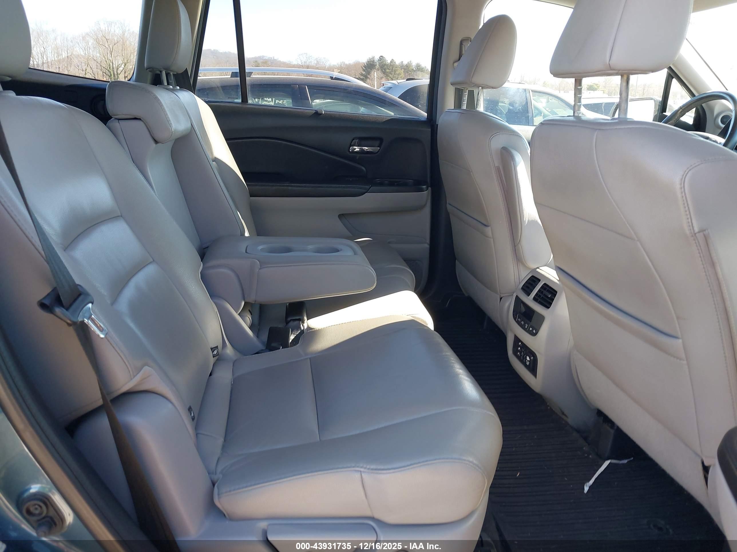 HONDA PILOT image 8