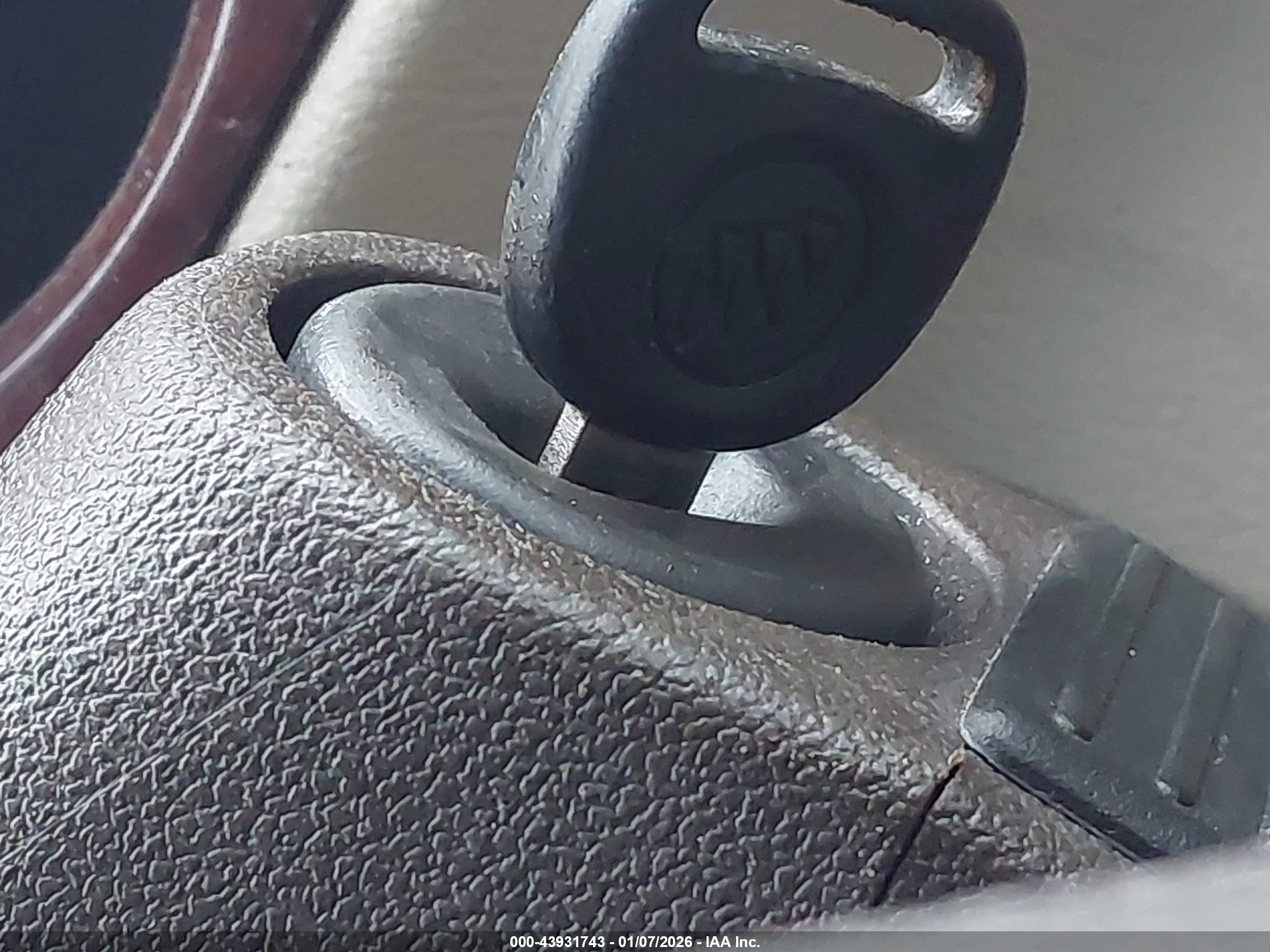 BUICK LUCERNE image 11