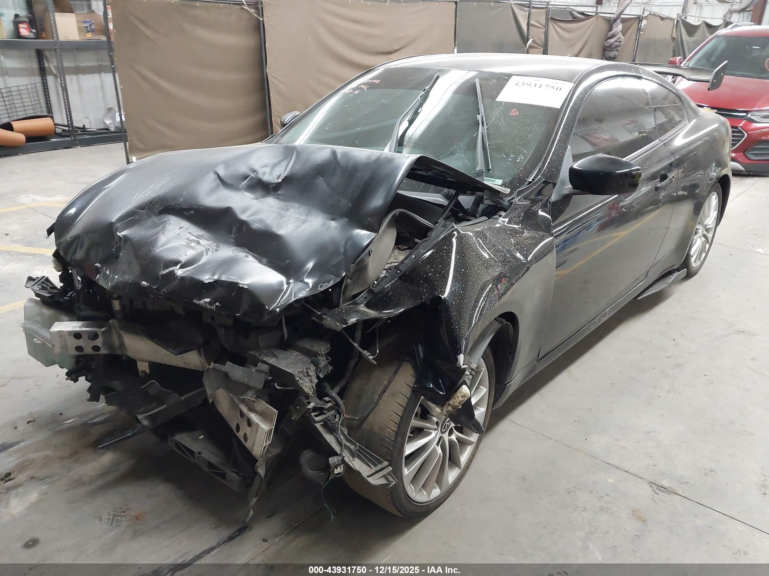 INFINITI G37 image 2