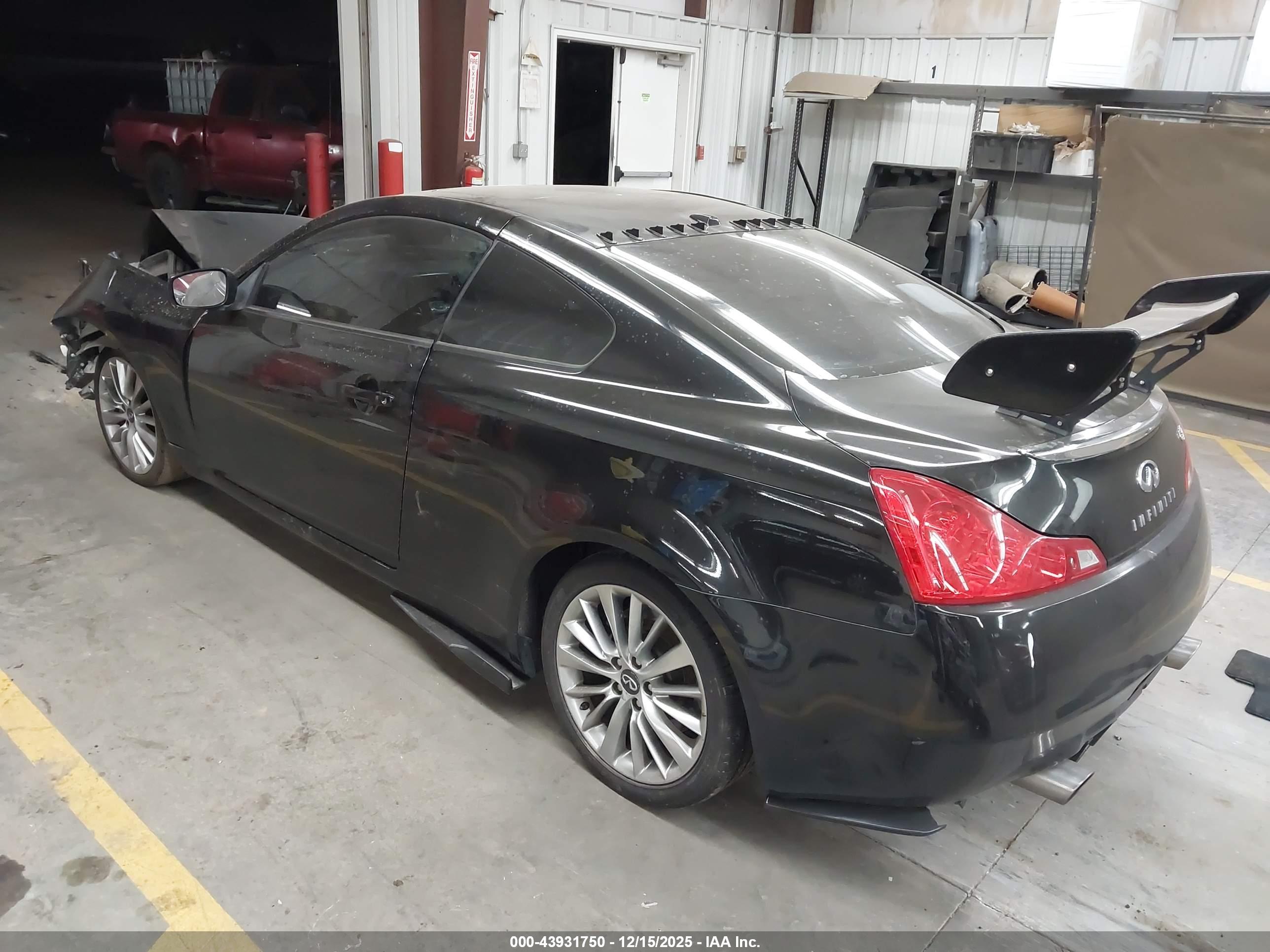 INFINITI G37 image 3