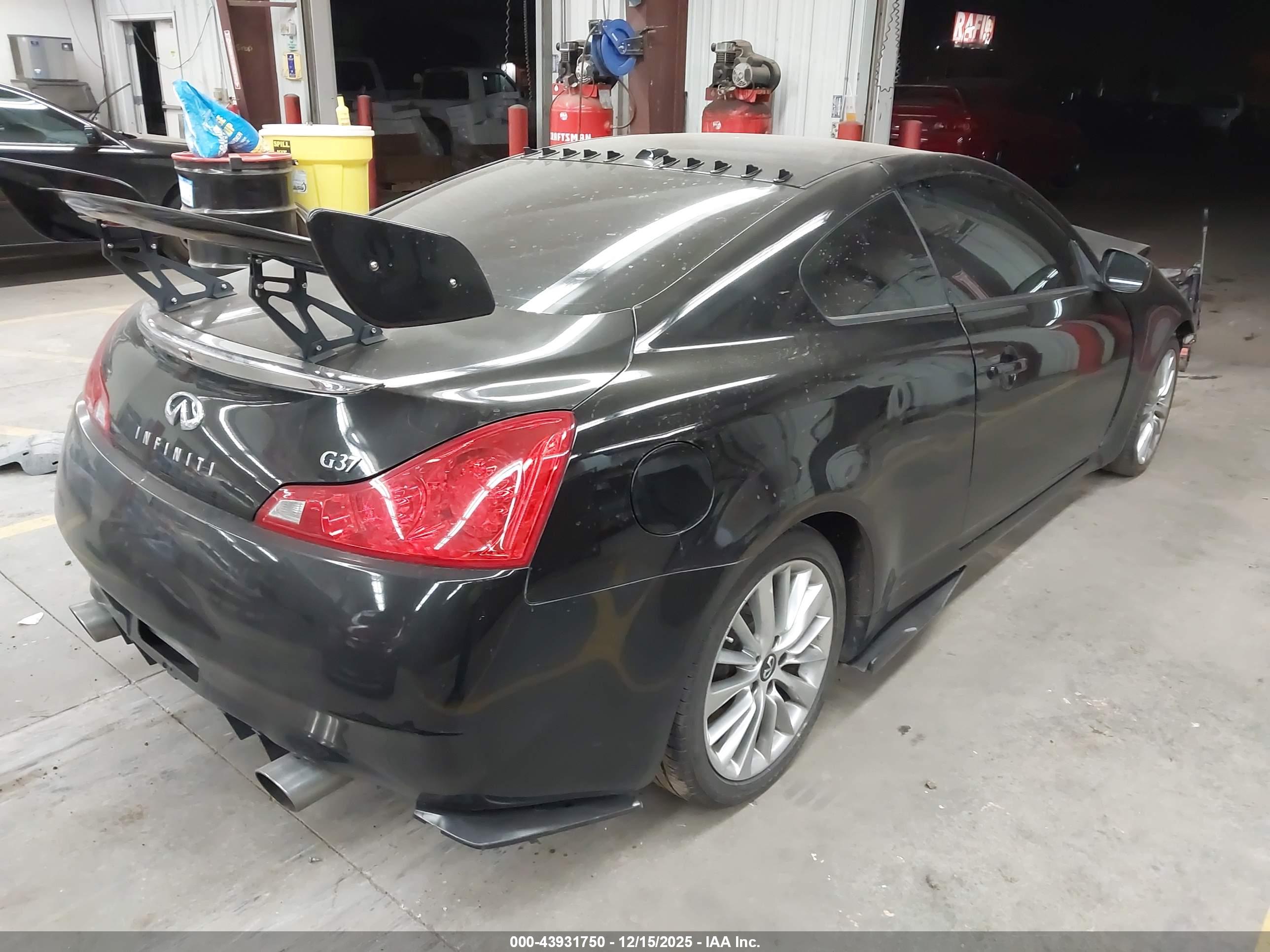 INFINITI G37 image 4