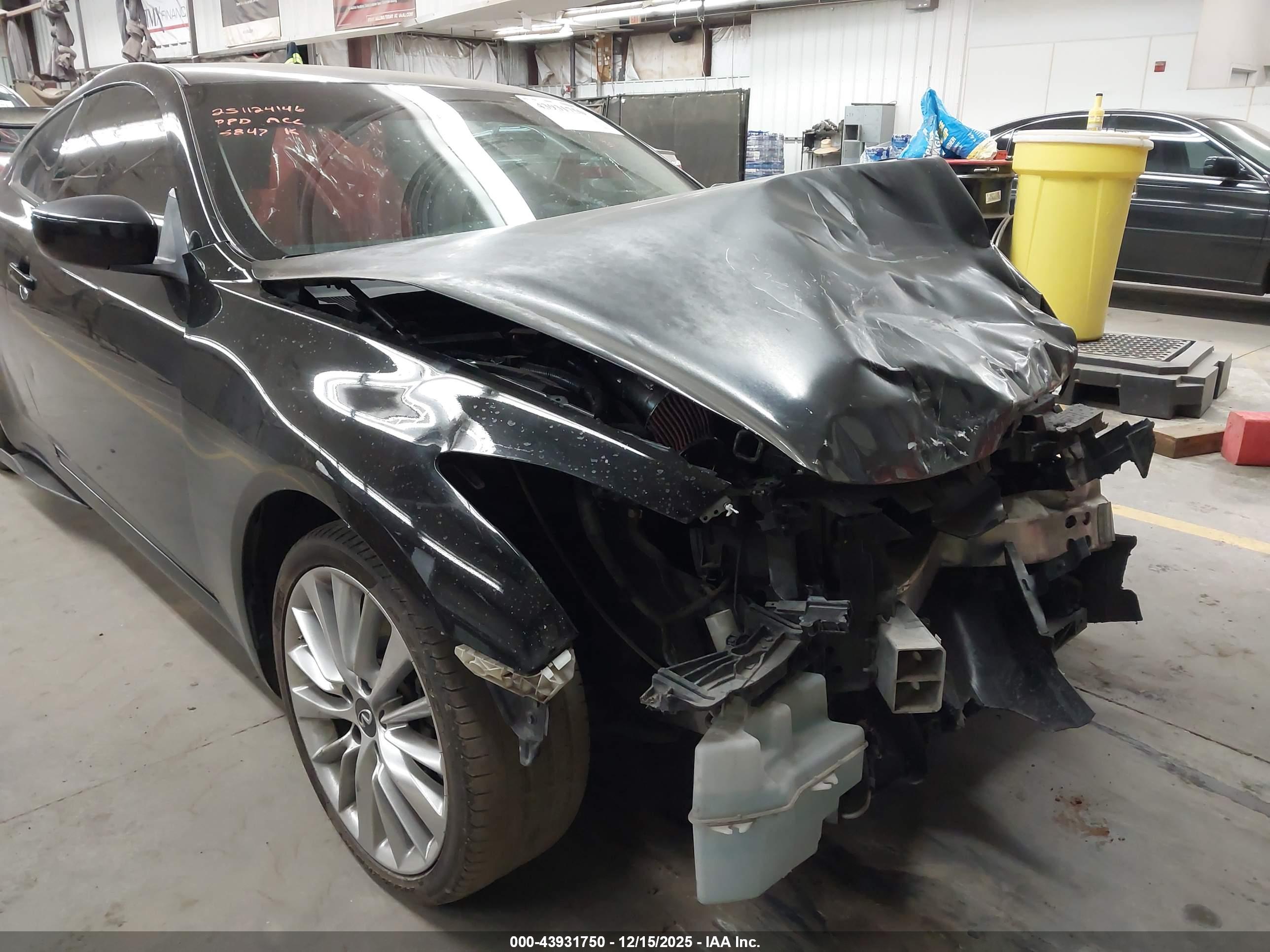 INFINITI G37 image 6