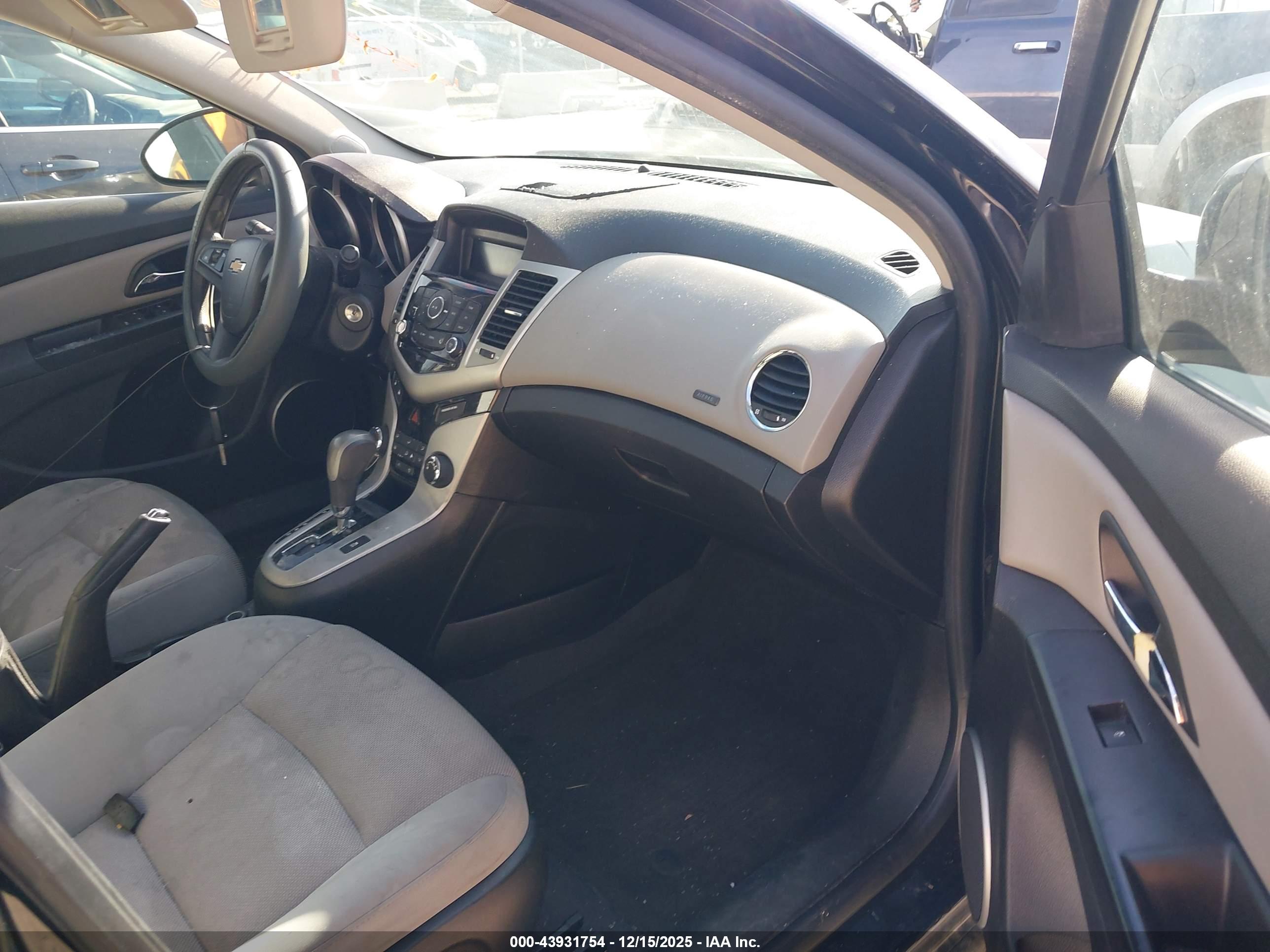 CHEVROLET CRUZE image 5