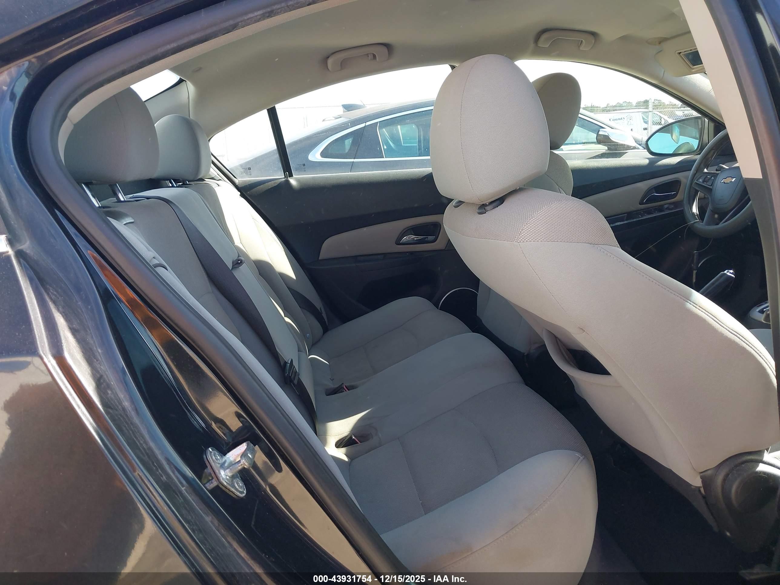 CHEVROLET CRUZE image 8
