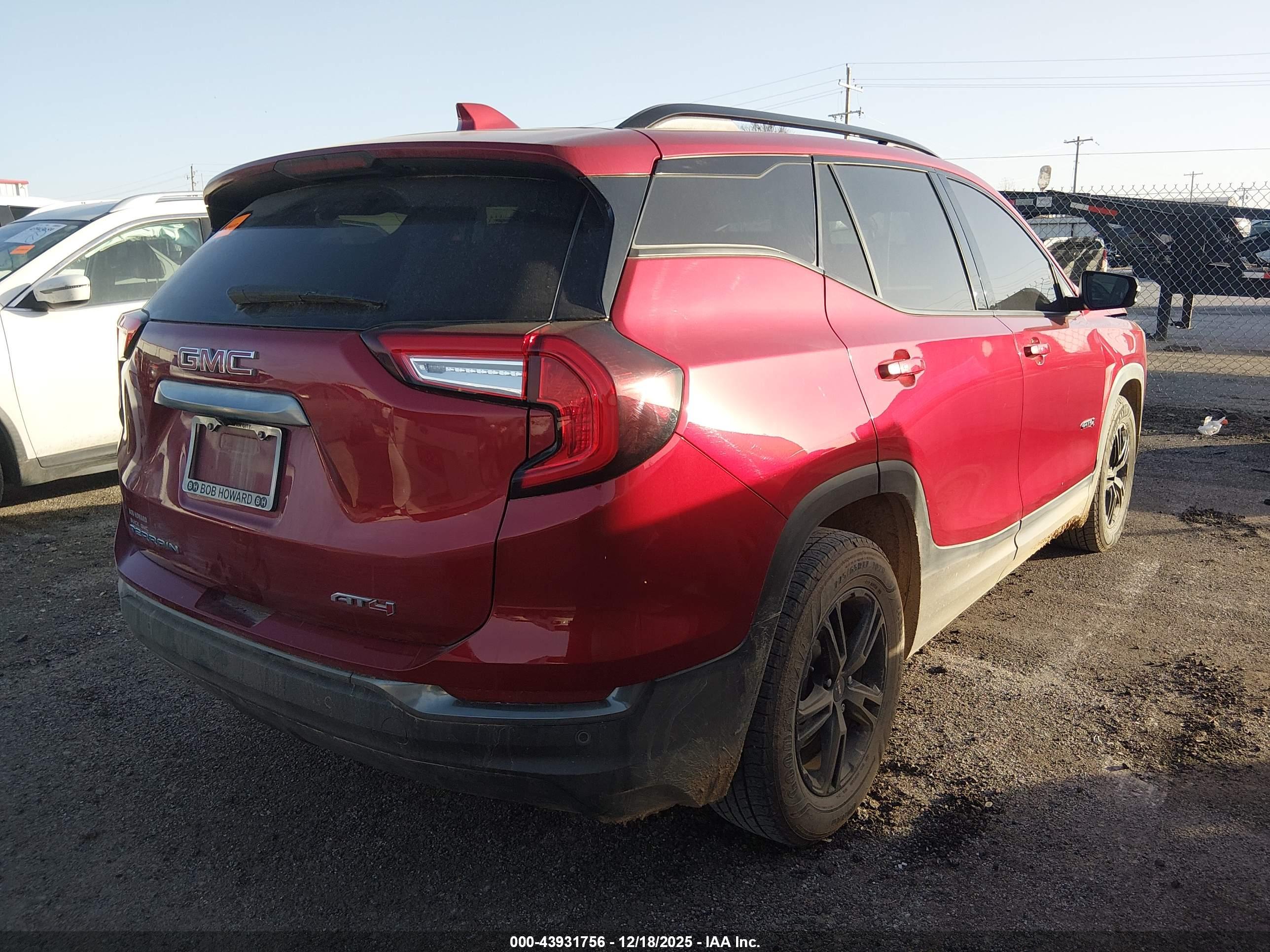 GMC TERRAIN image 4
