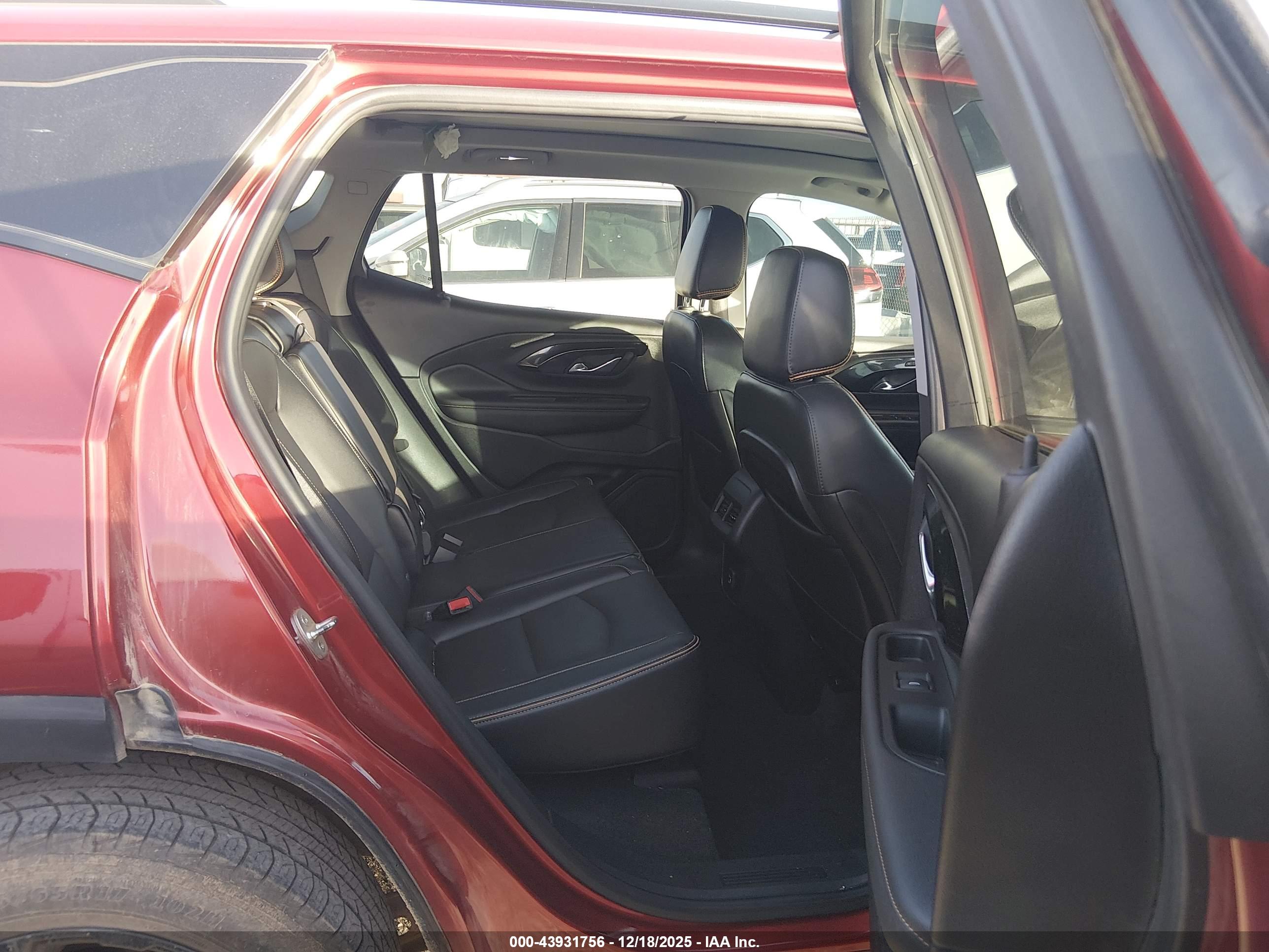 GMC TERRAIN image 8