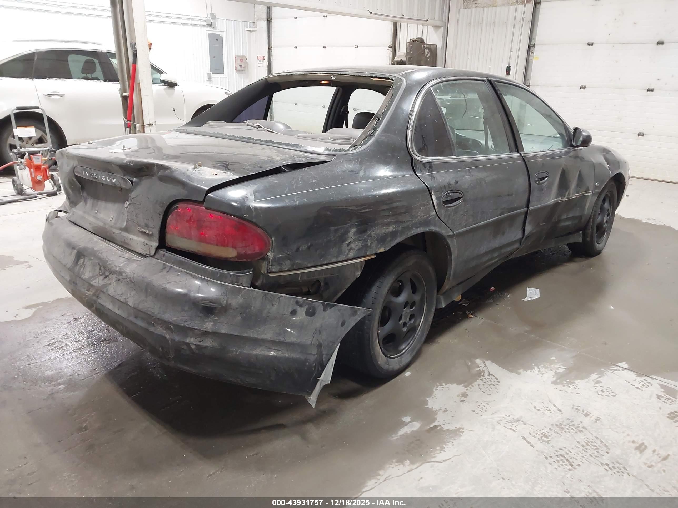 OLDSMOBILE INTRIGUE image 4