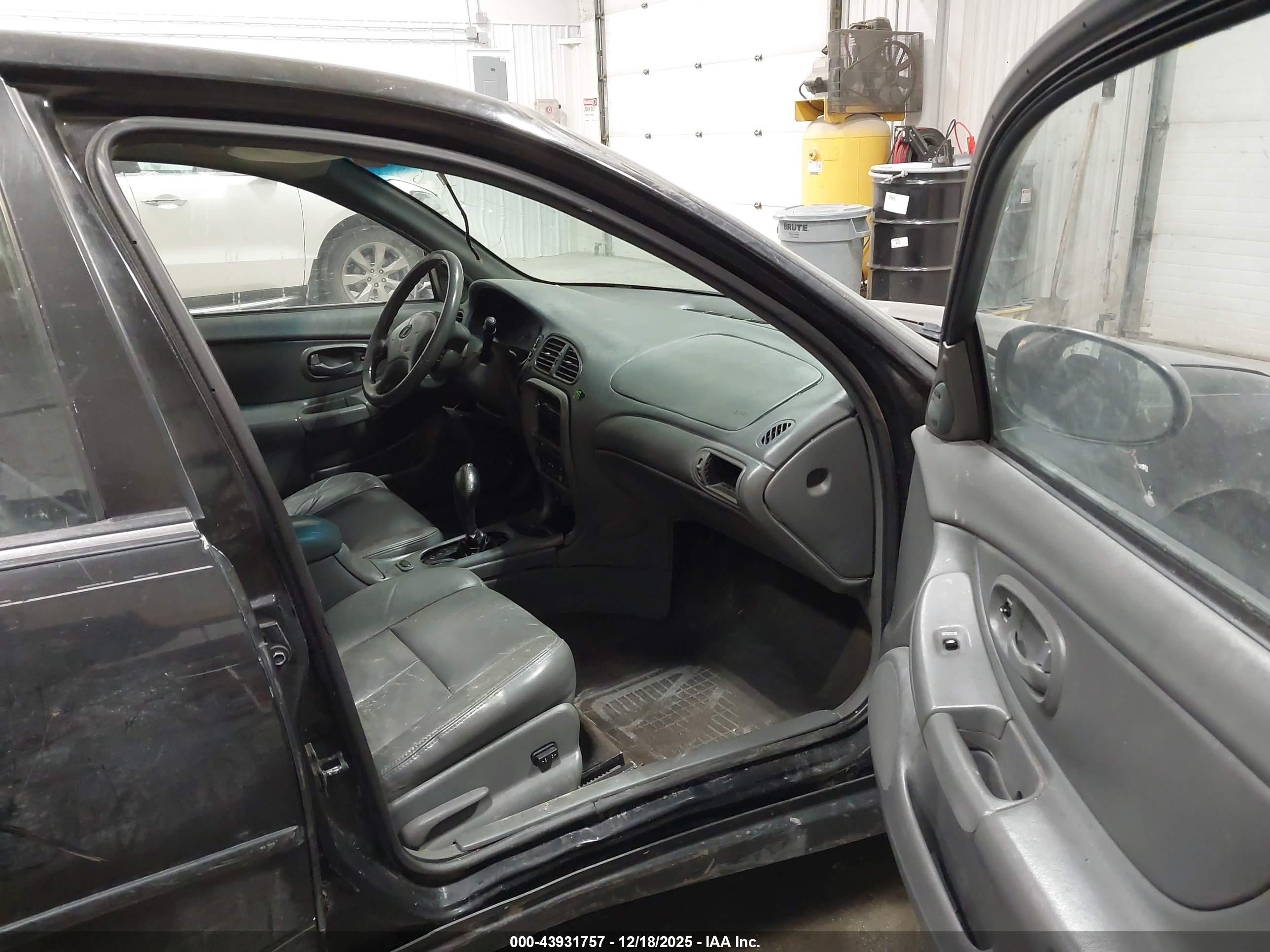 OLDSMOBILE INTRIGUE image 5