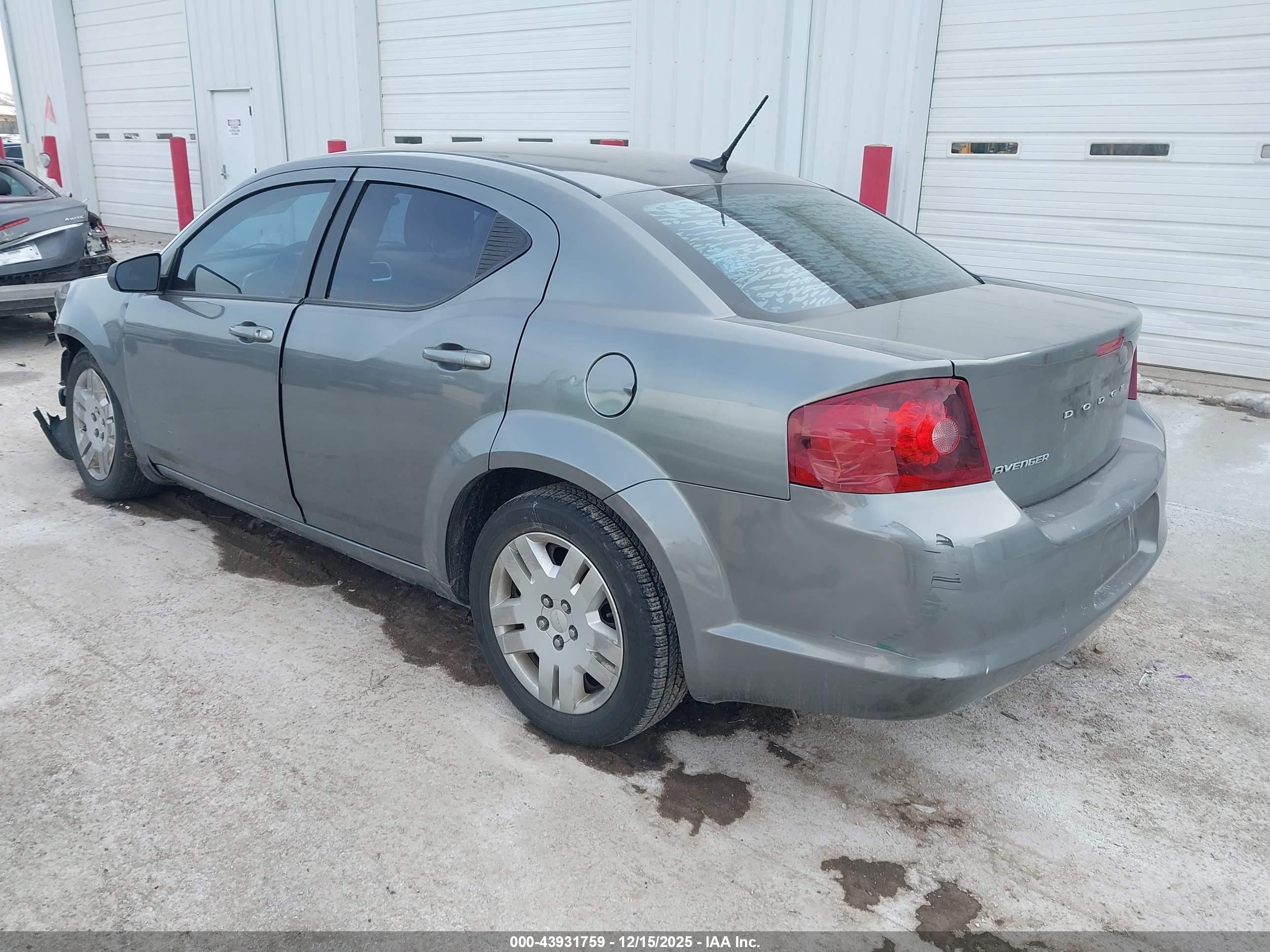DODGE AVENGER image 3