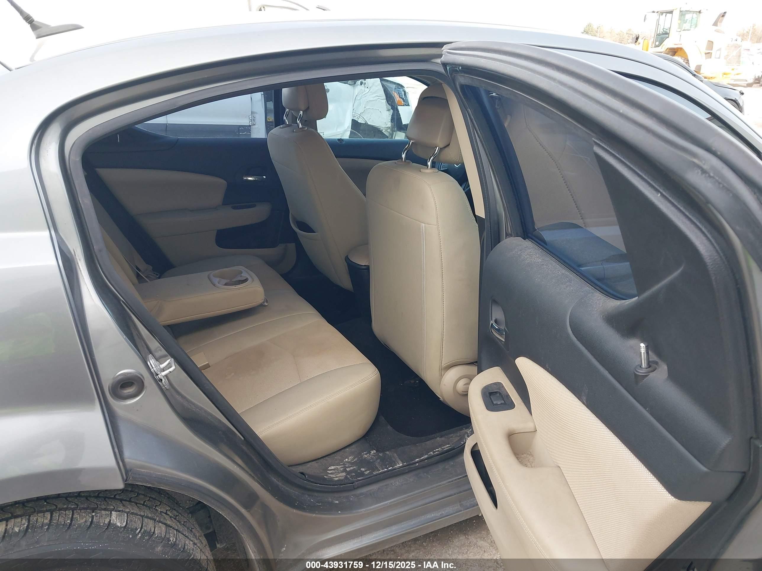 DODGE AVENGER image 8