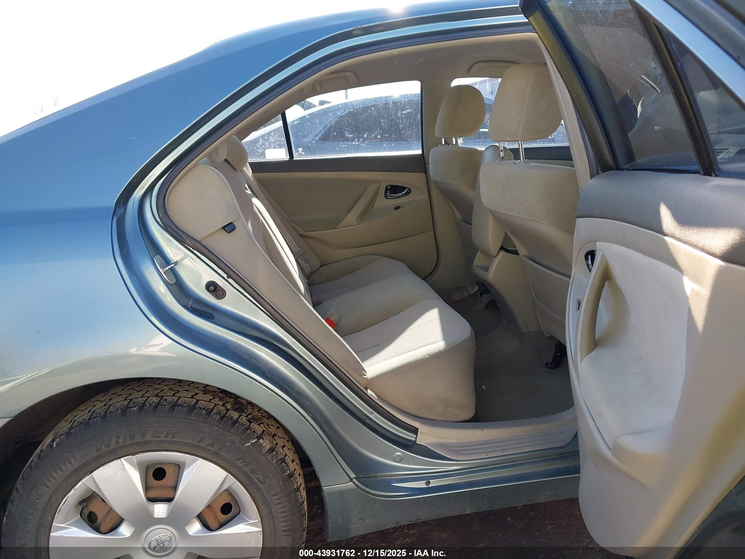 TOYOTA CAMRY image 8