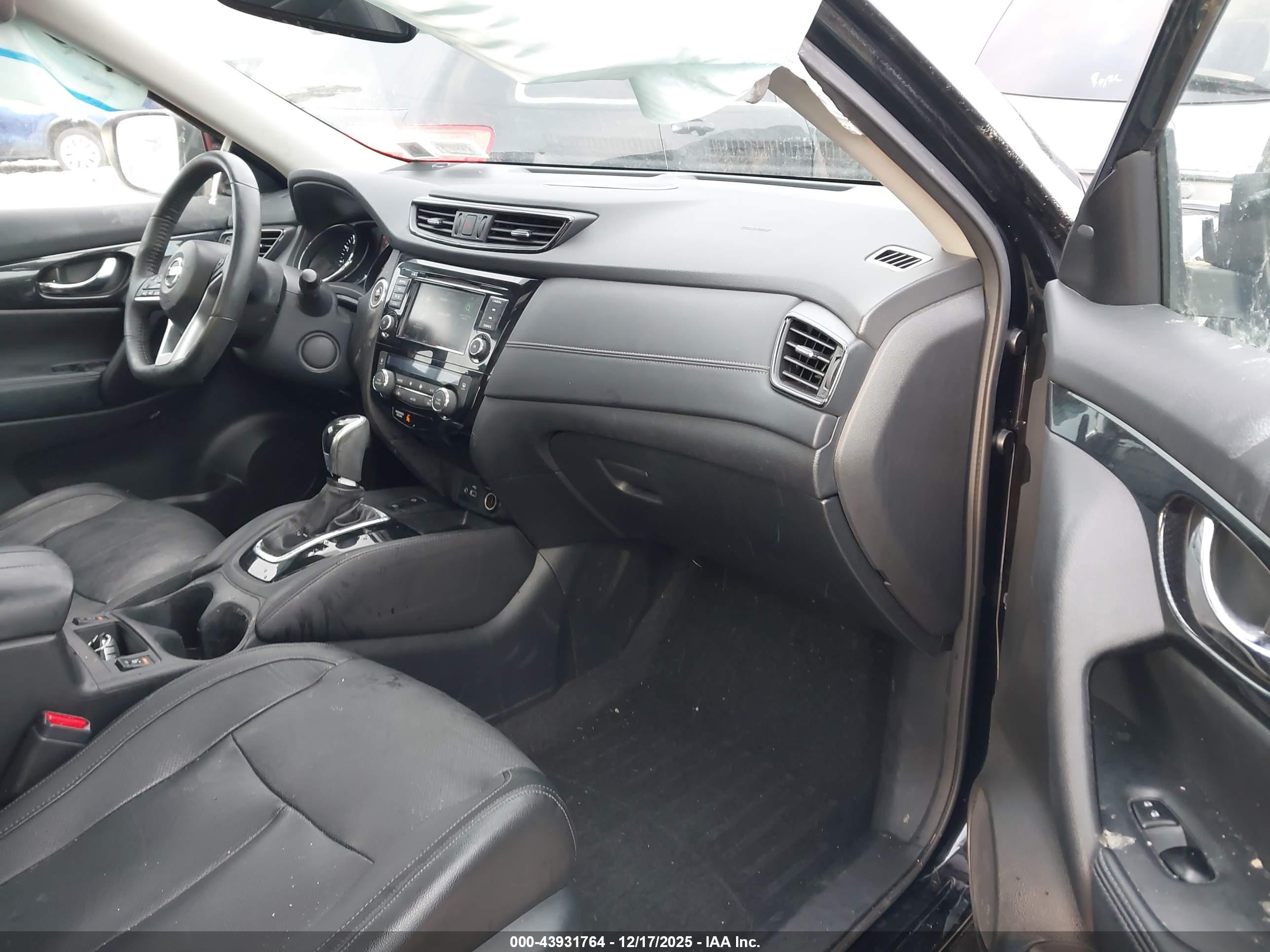 NISSAN ROGUE image 5