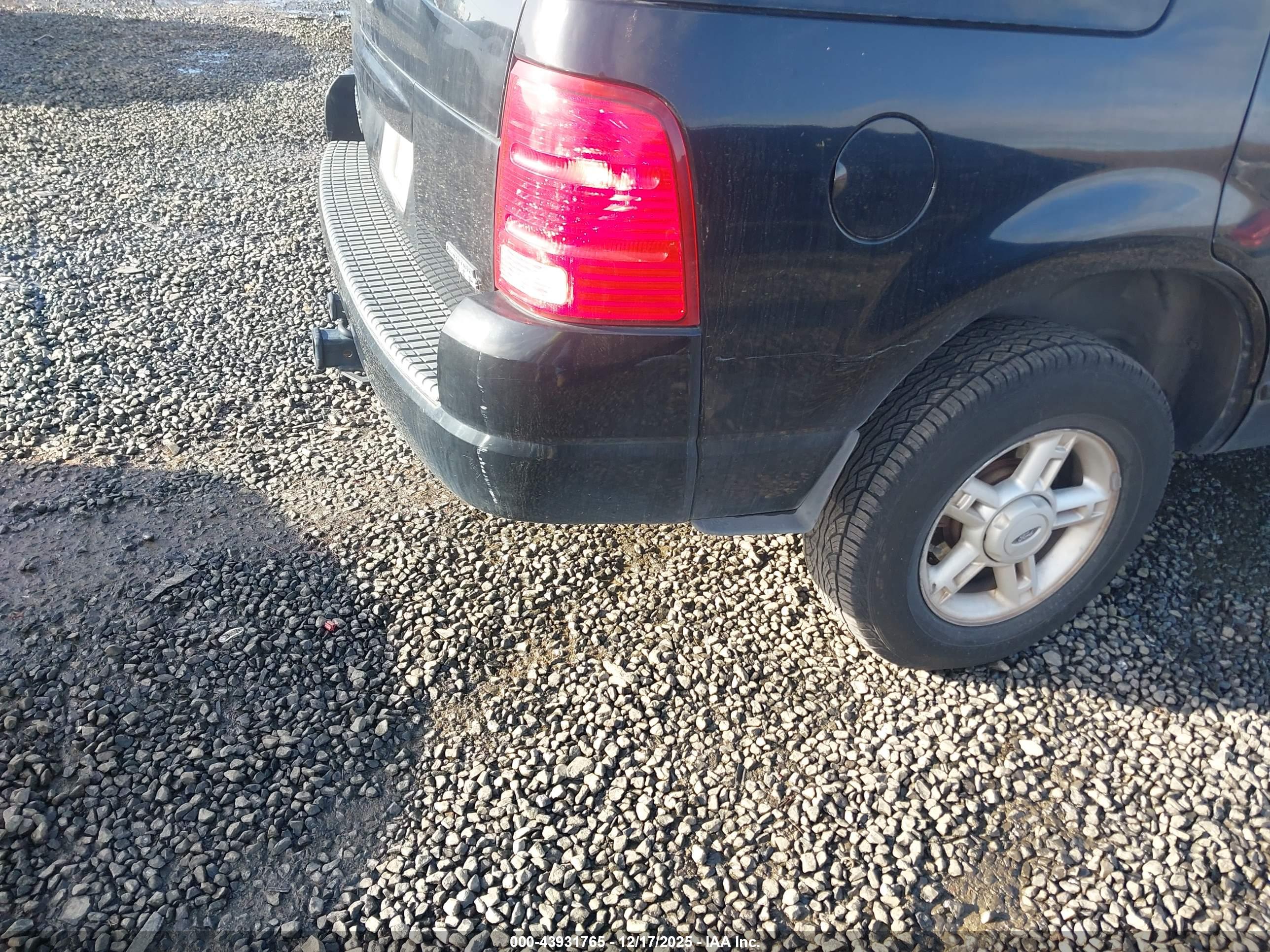 FORD EXPLORER image 6