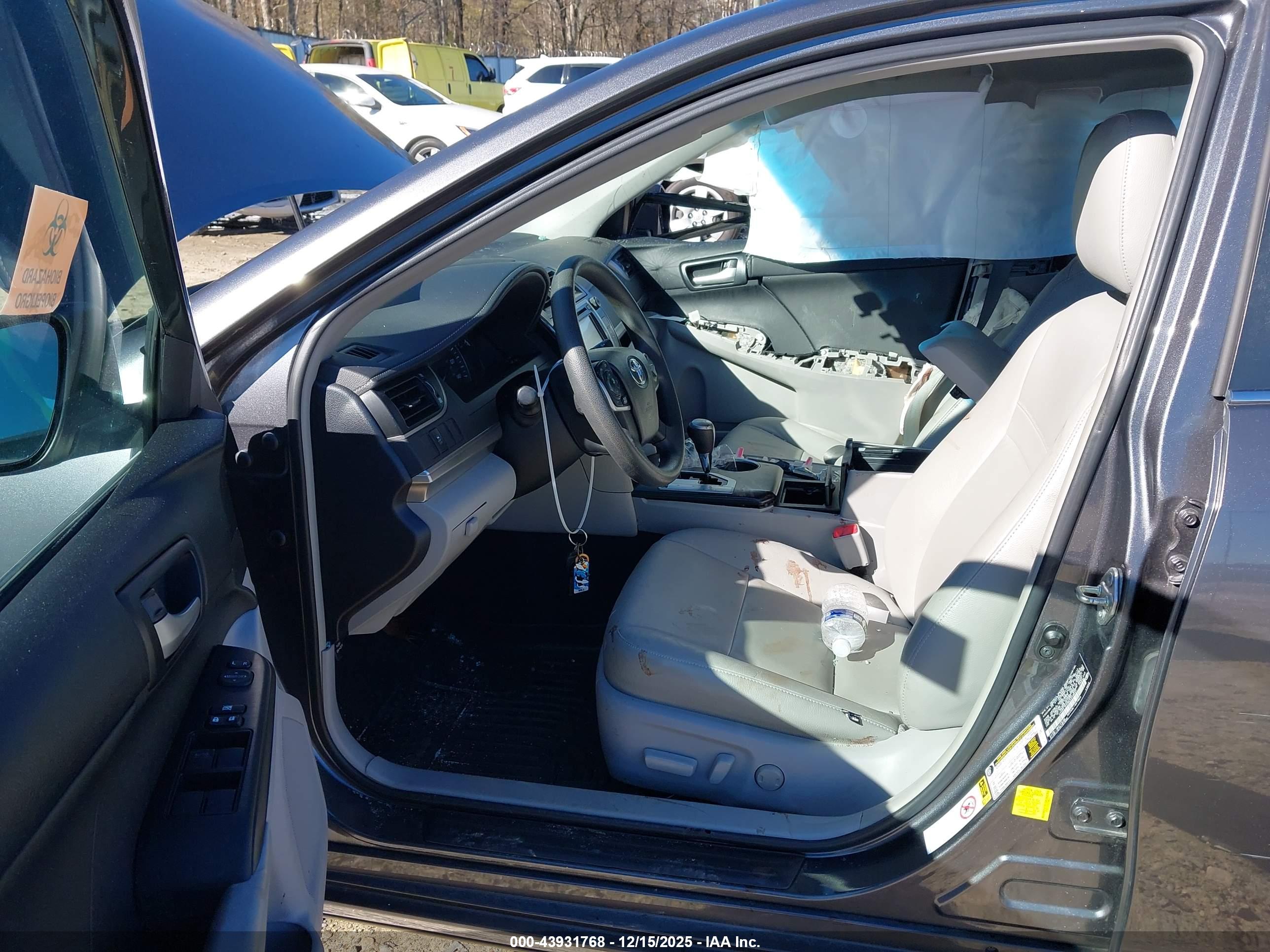 TOYOTA CAMRY image 5