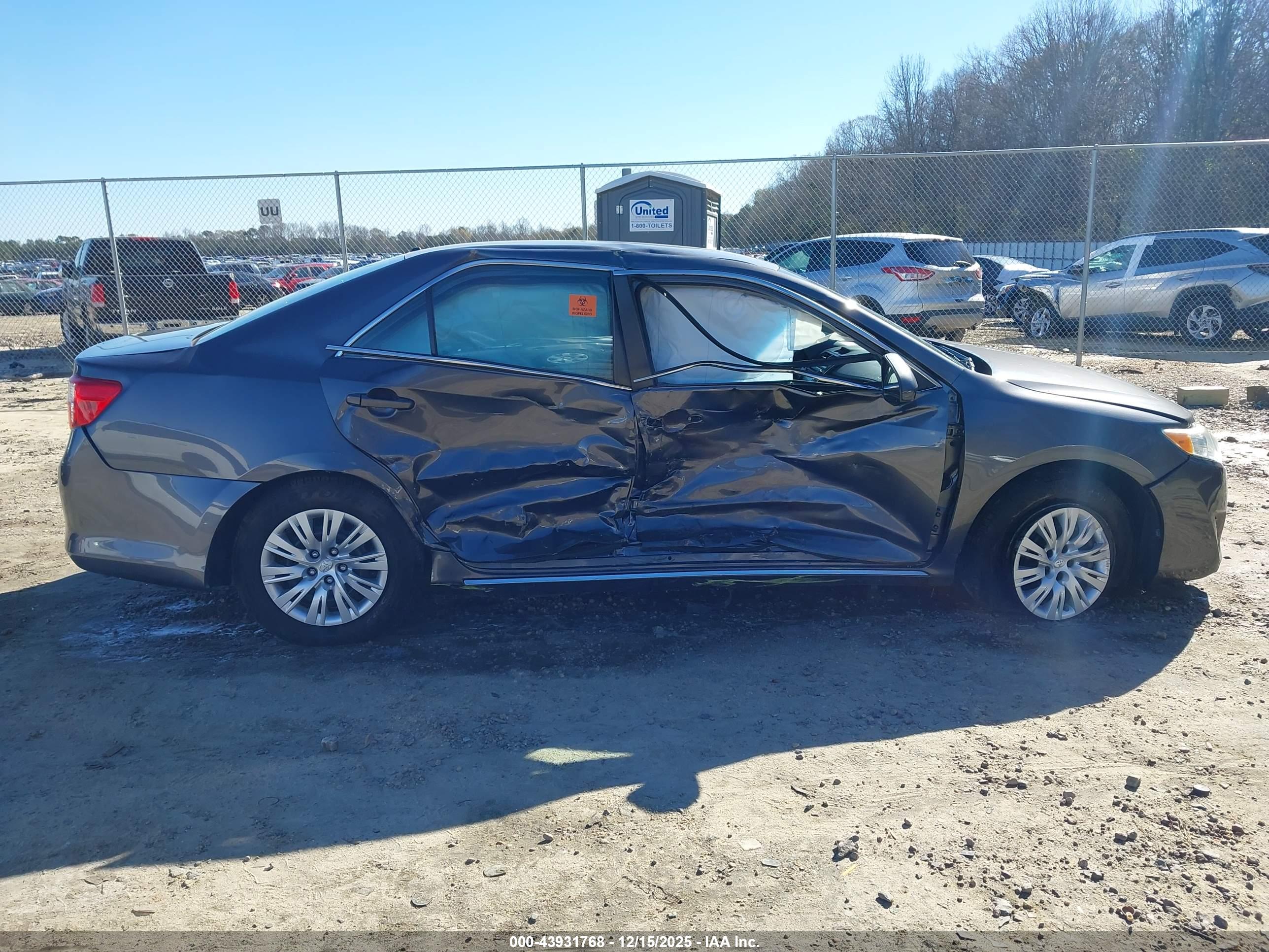 TOYOTA CAMRY image 6