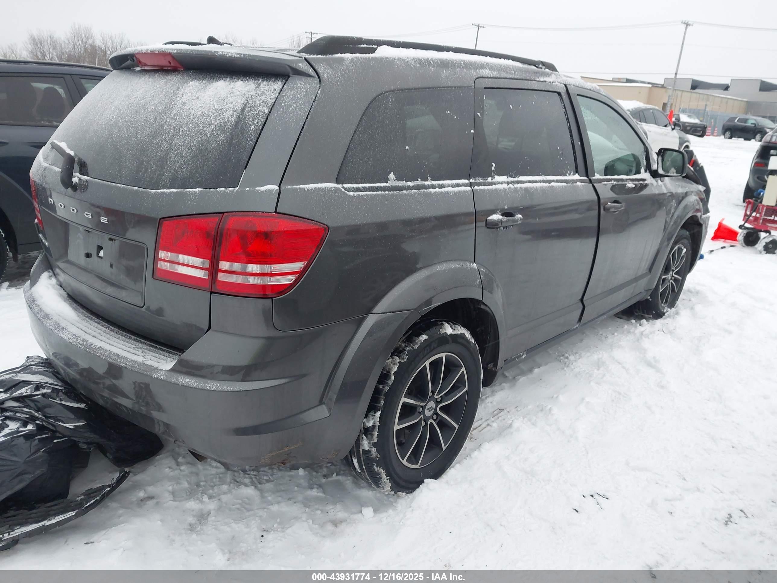 DODGE JOURNEY image 4