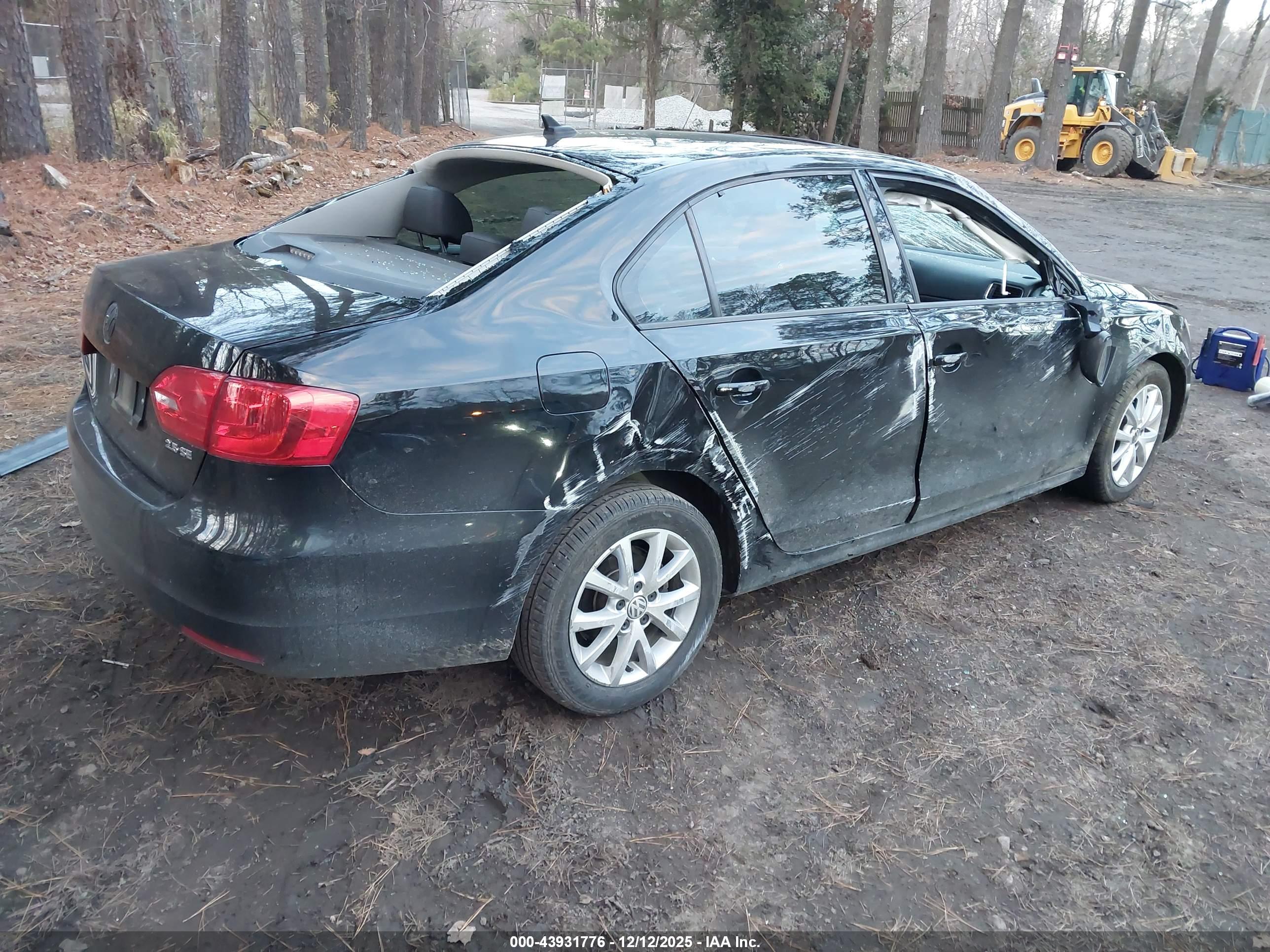 VOLKSWAGEN JETTA image 4